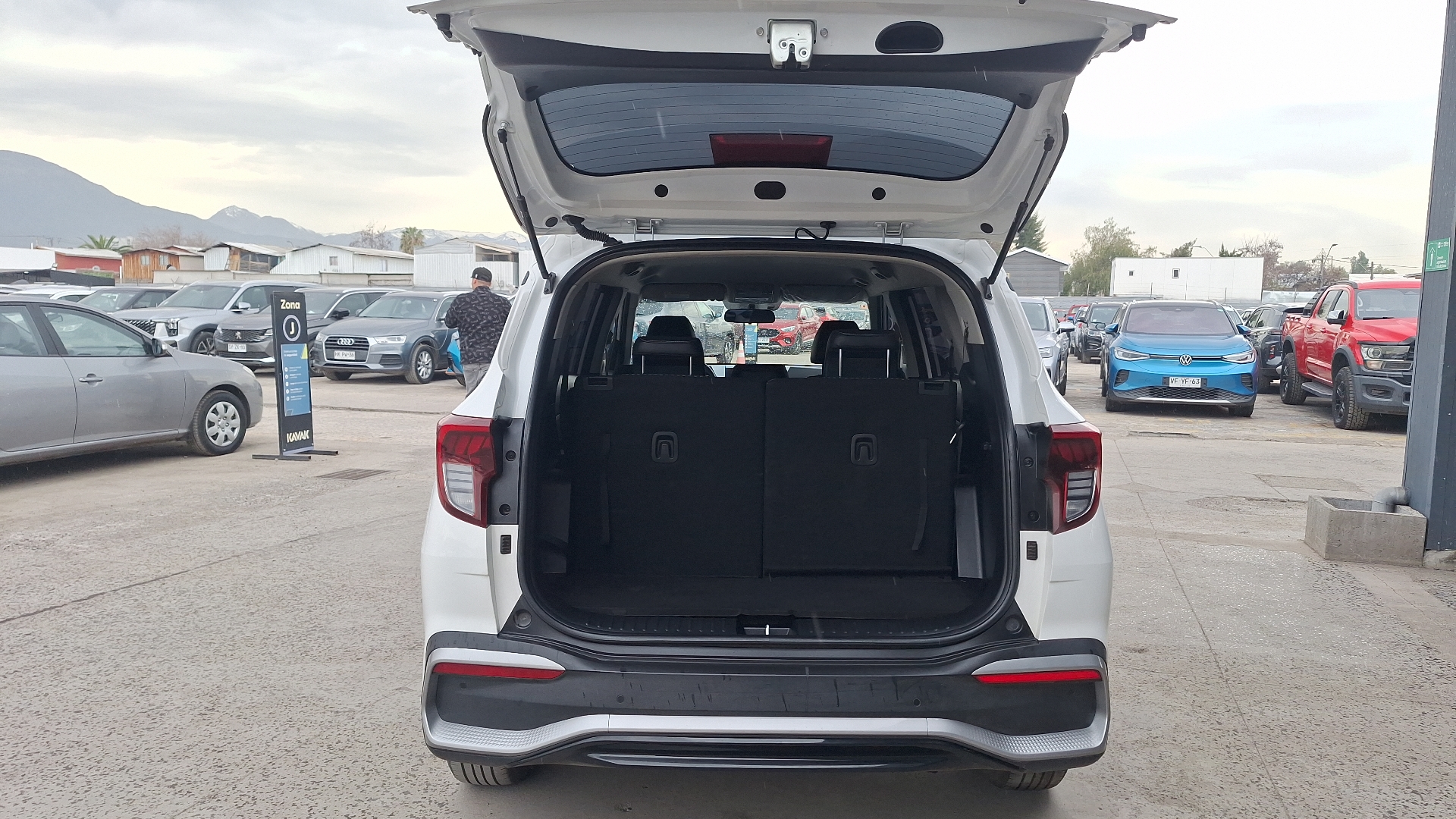 KIA Carens — foto 4 de 16