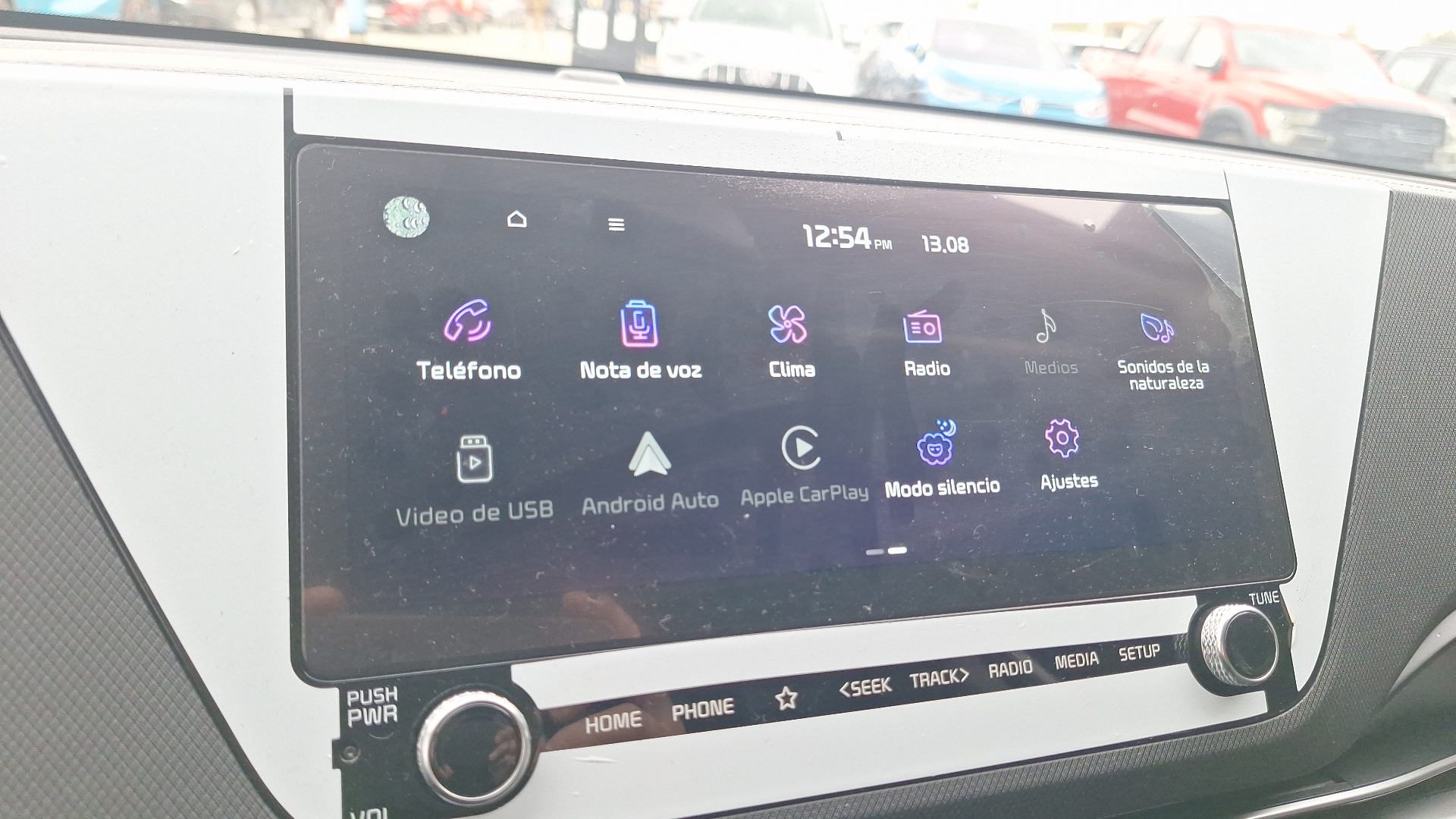 KIA Carens — foto 10 de 16