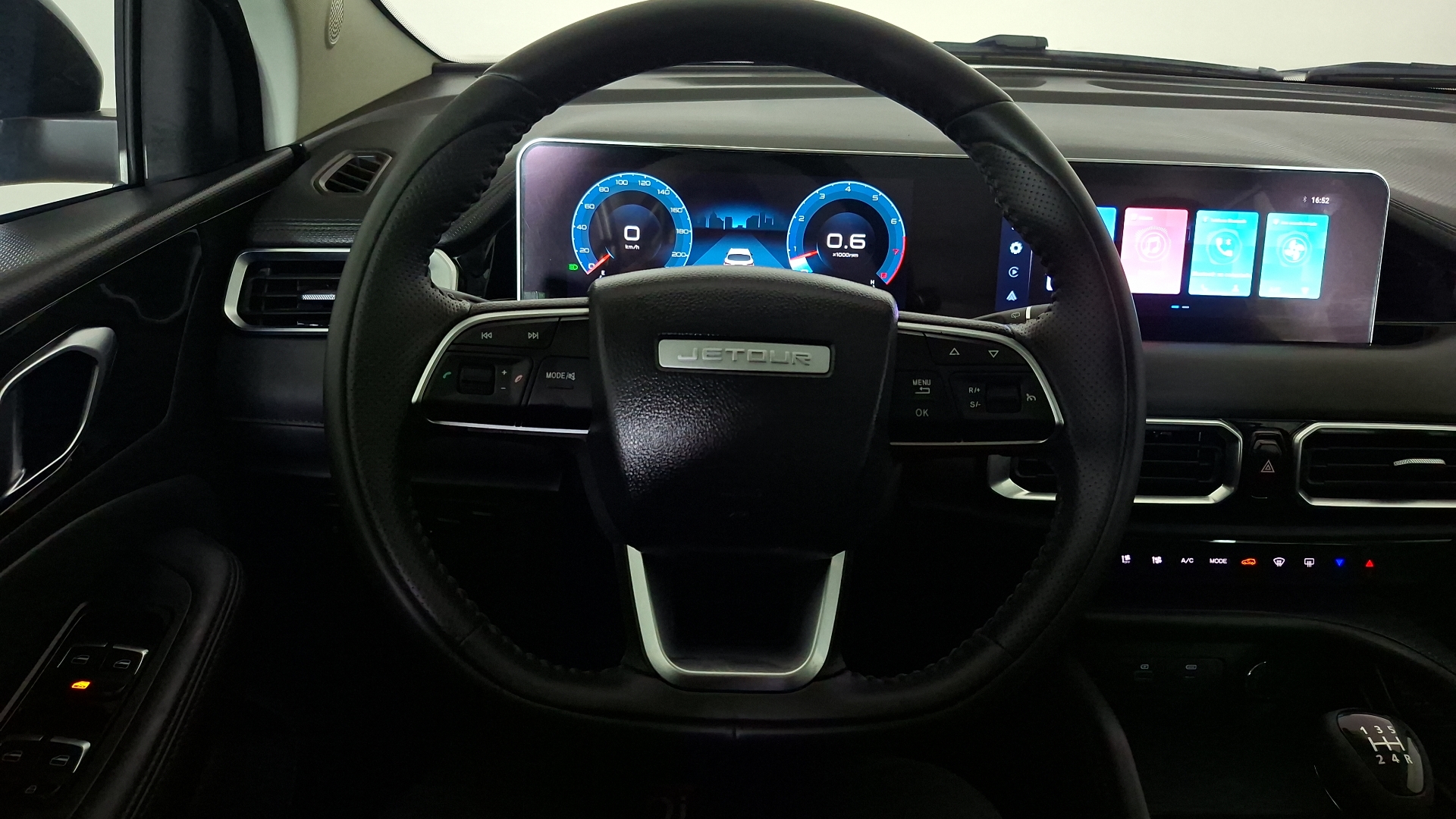 Jetour X50 — foto 8 de 16
