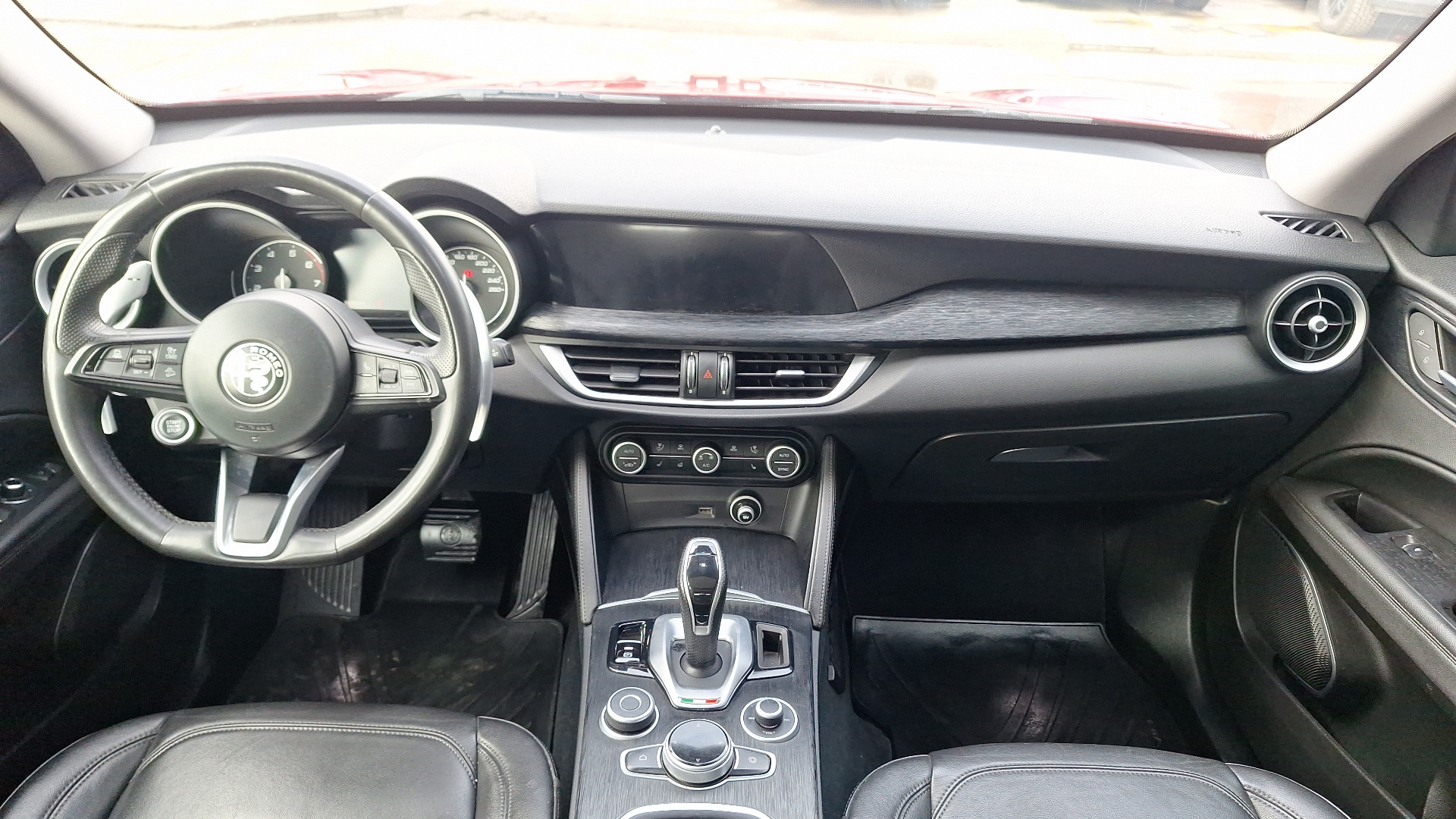 Alfa Romeo Stelvio — foto 6 de 16