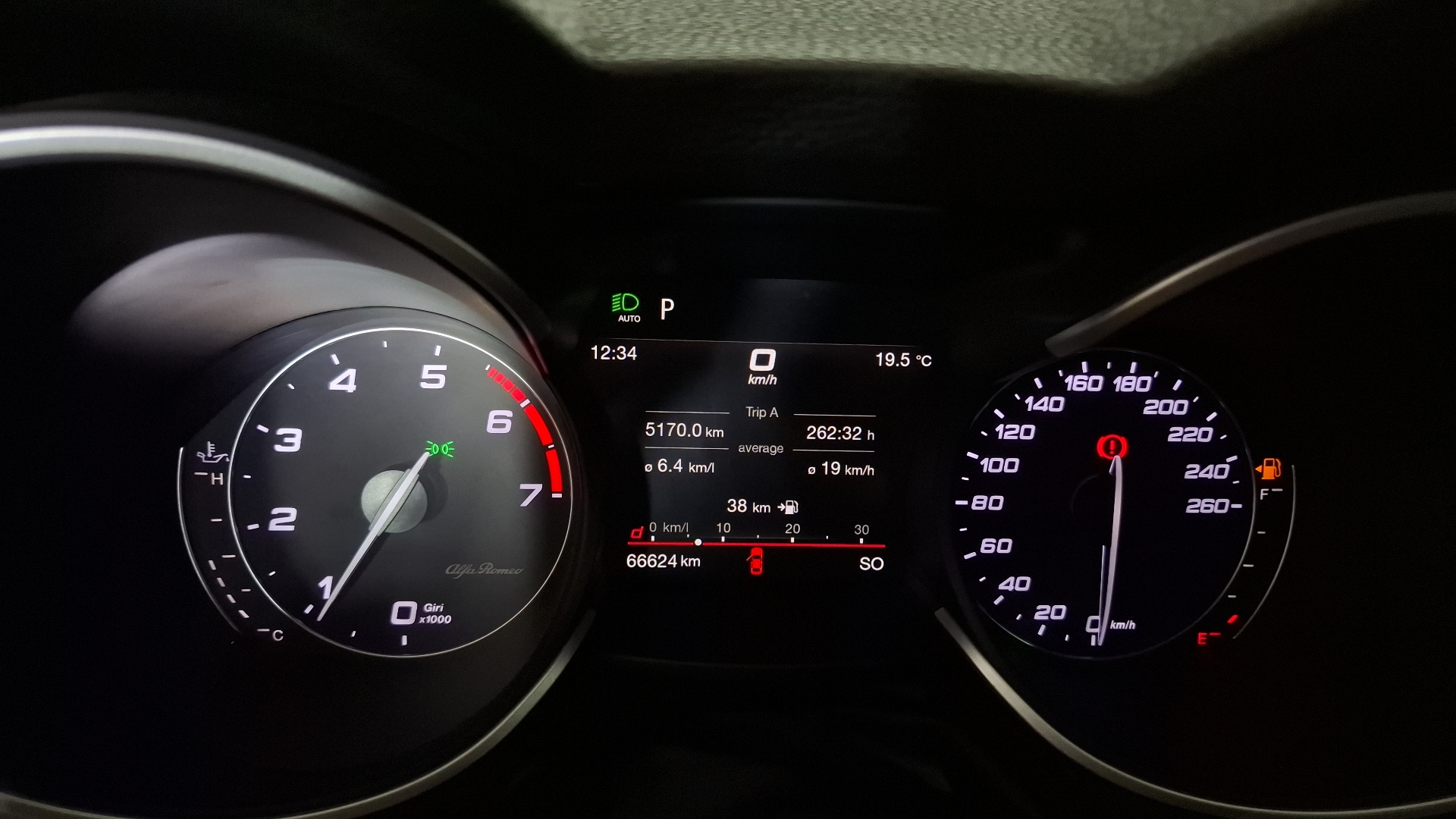 Alfa Romeo Stelvio — foto 9 de 16