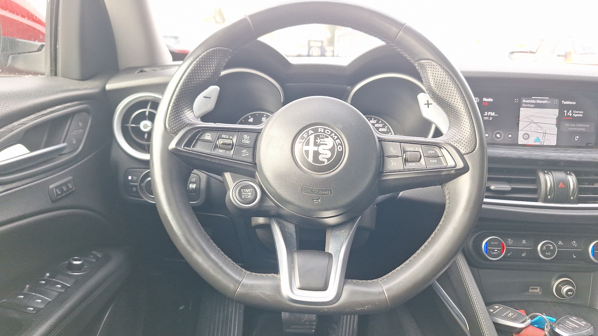 Alfa Romeo Stelvio — foto 8 de 16