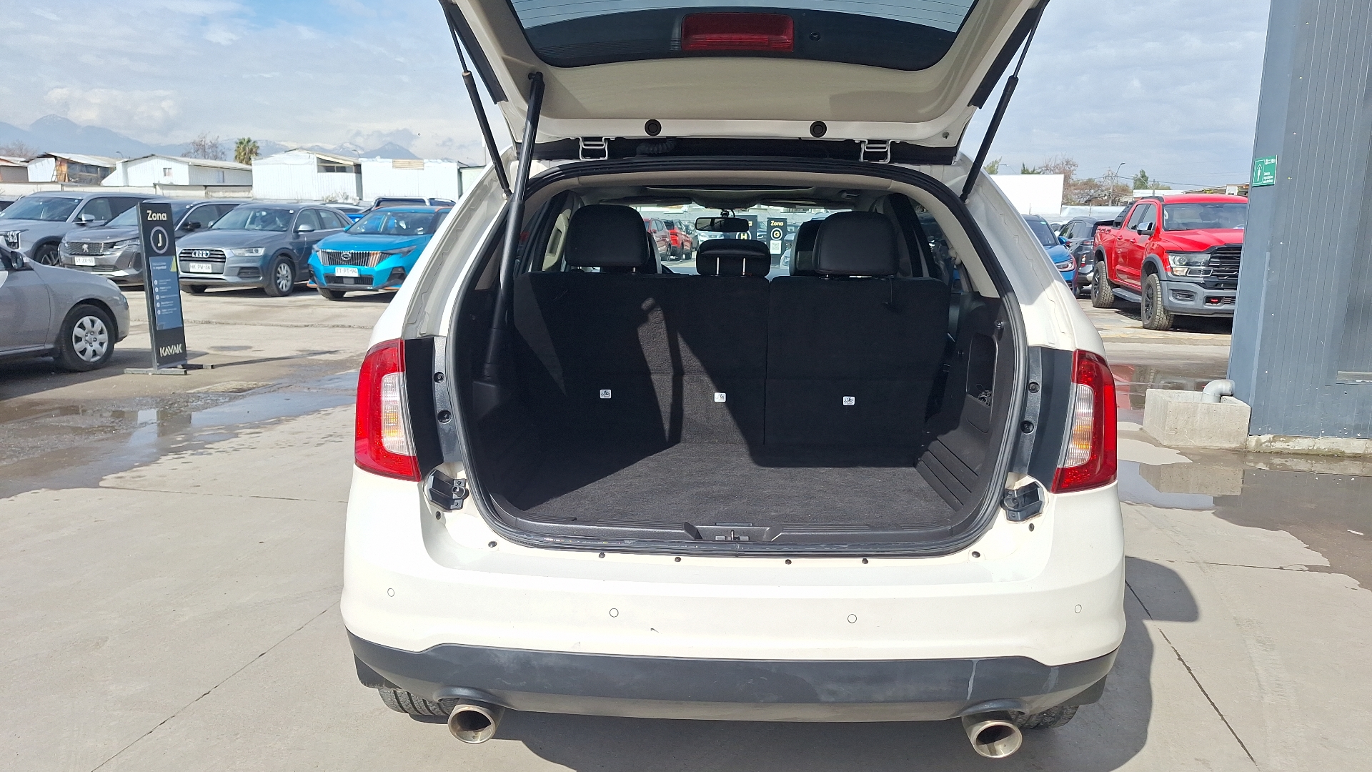 Ford Edge — foto 4 de 16
