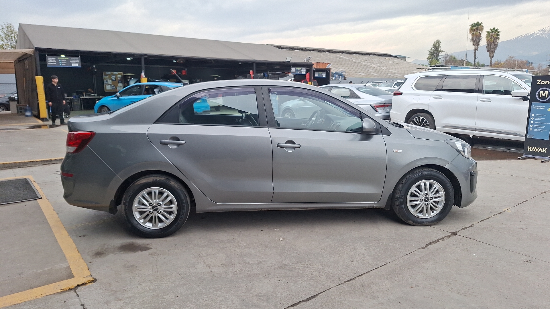 KIA Soluto — foto 5 de 15