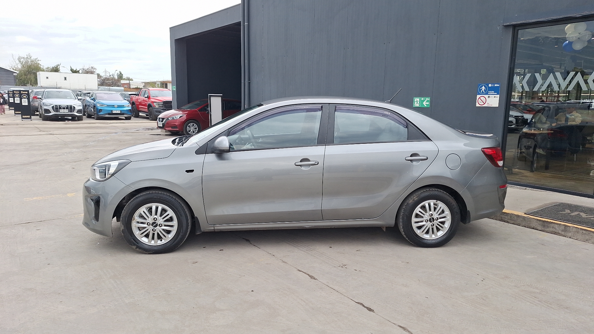 KIA Soluto — foto 2 de 15