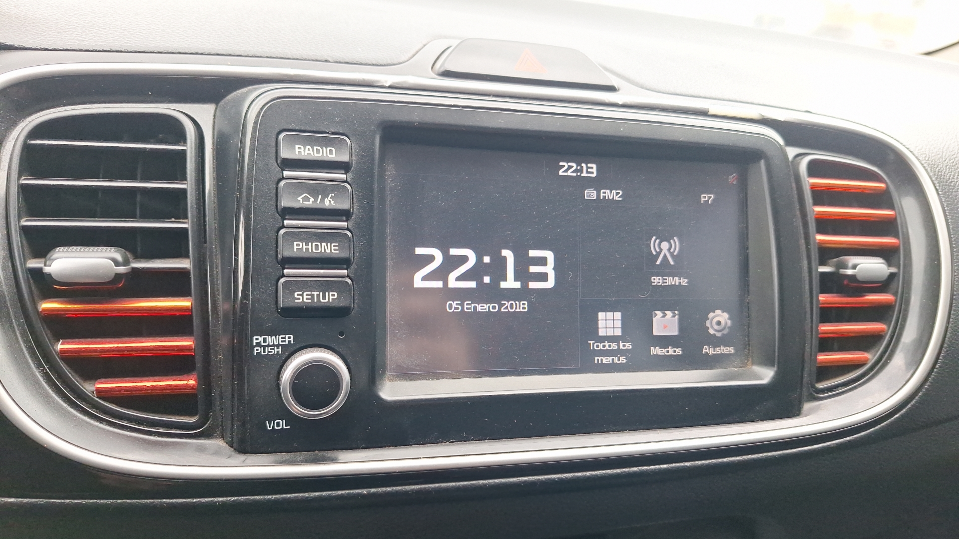 KIA Soluto — foto 10 de 15