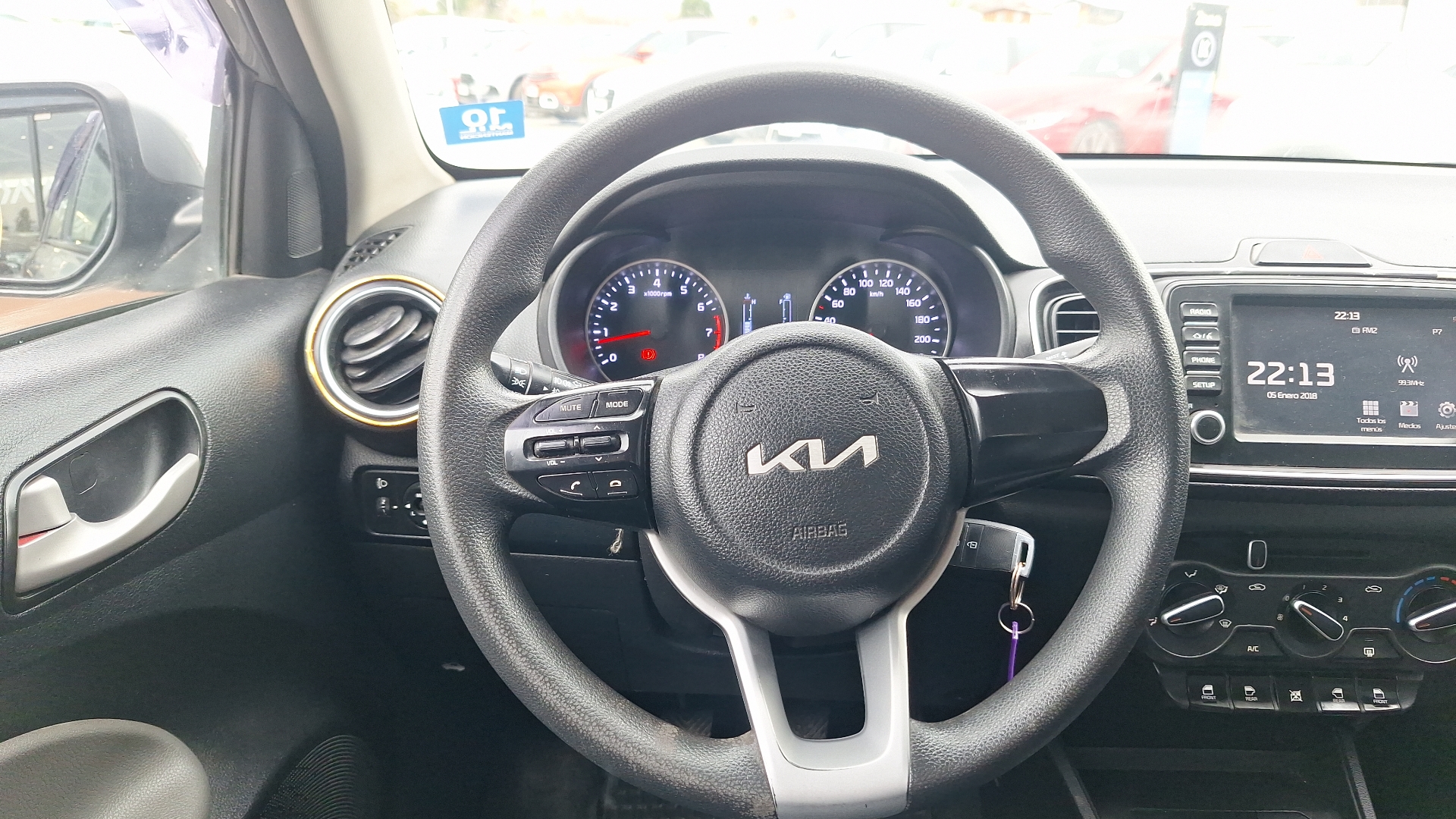 KIA Soluto — foto 8 de 15