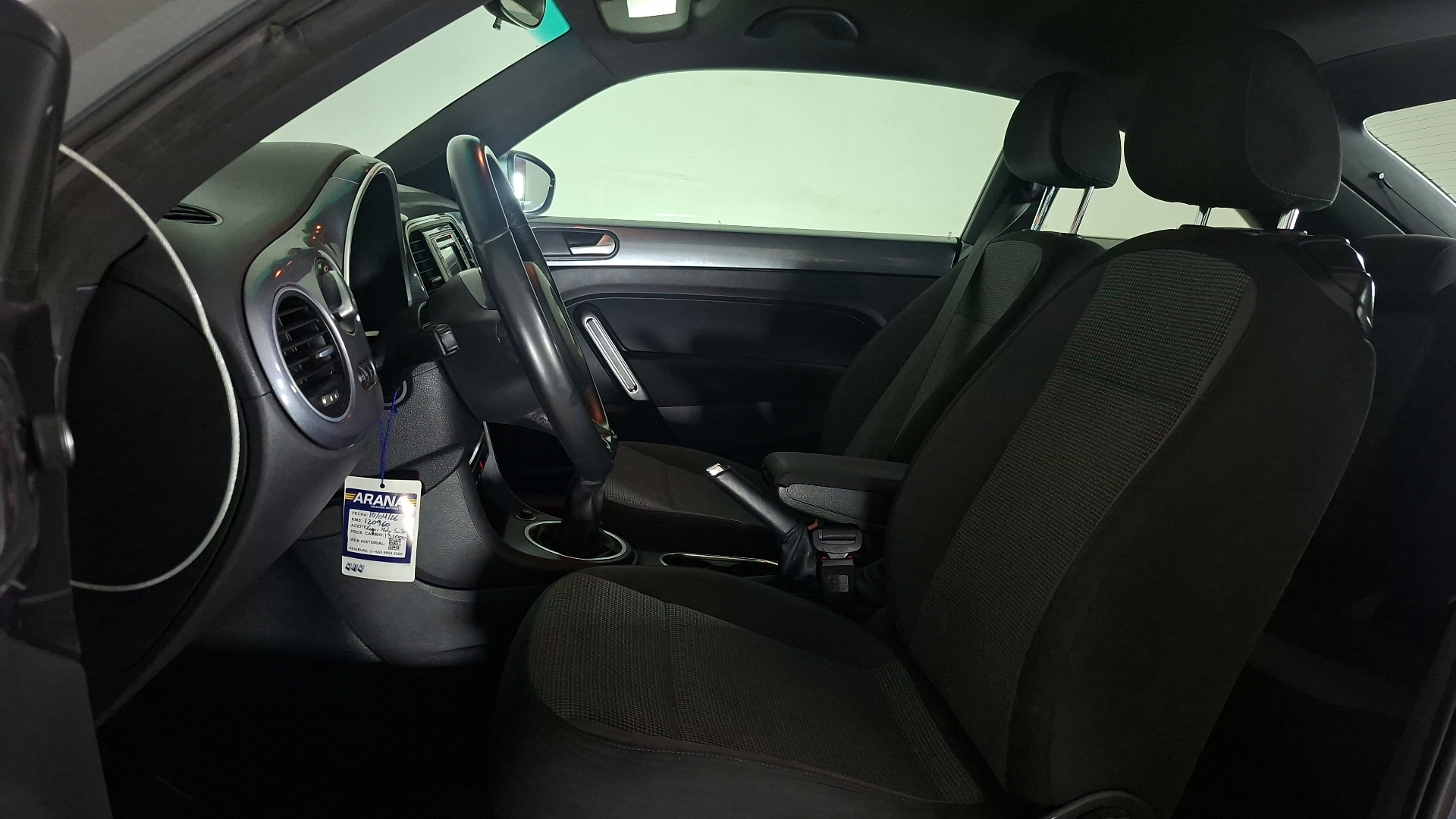 Volkswagen Beetle — foto 12 de 15