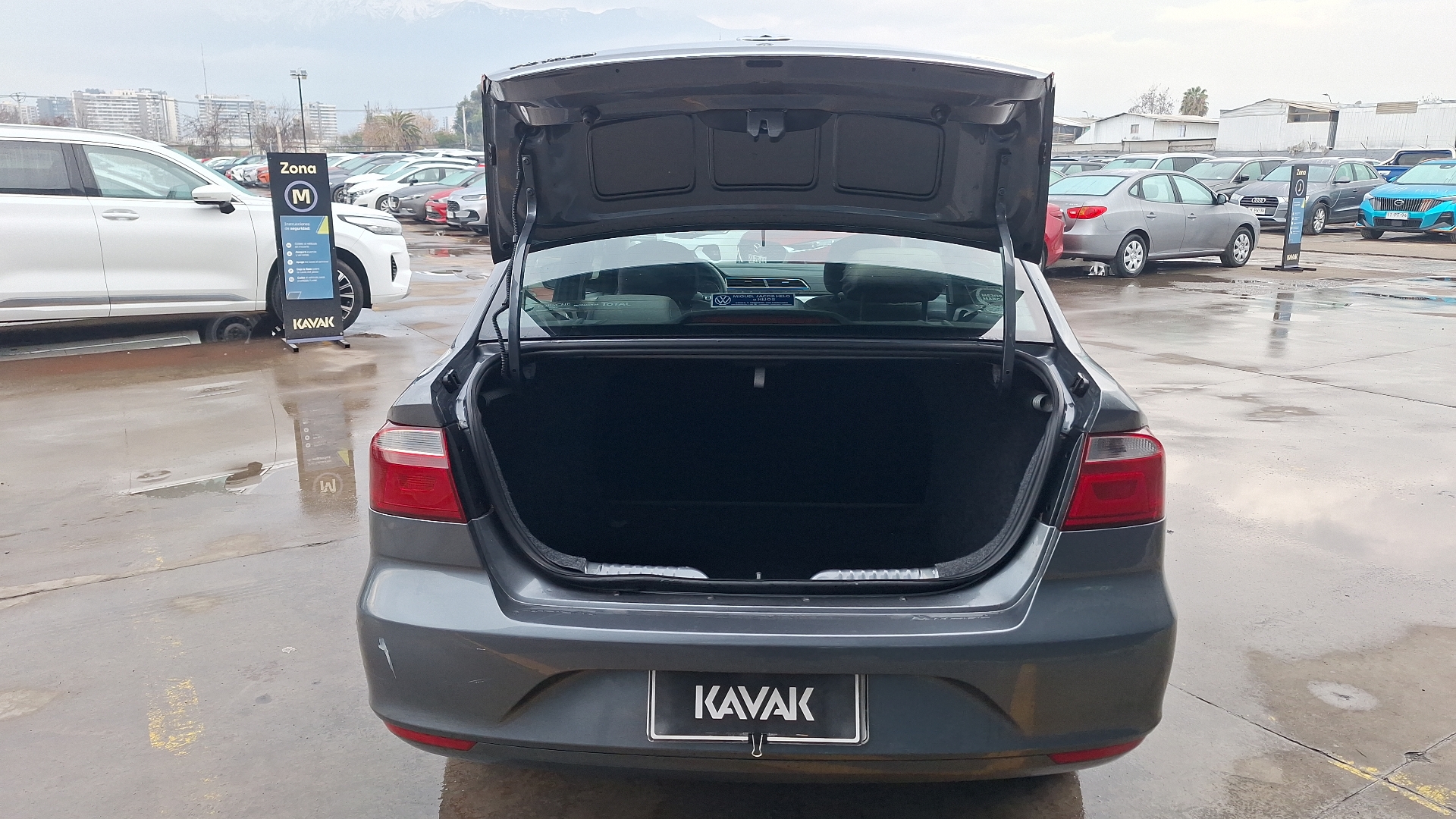 Volkswagen Voyage — foto 4 de 14