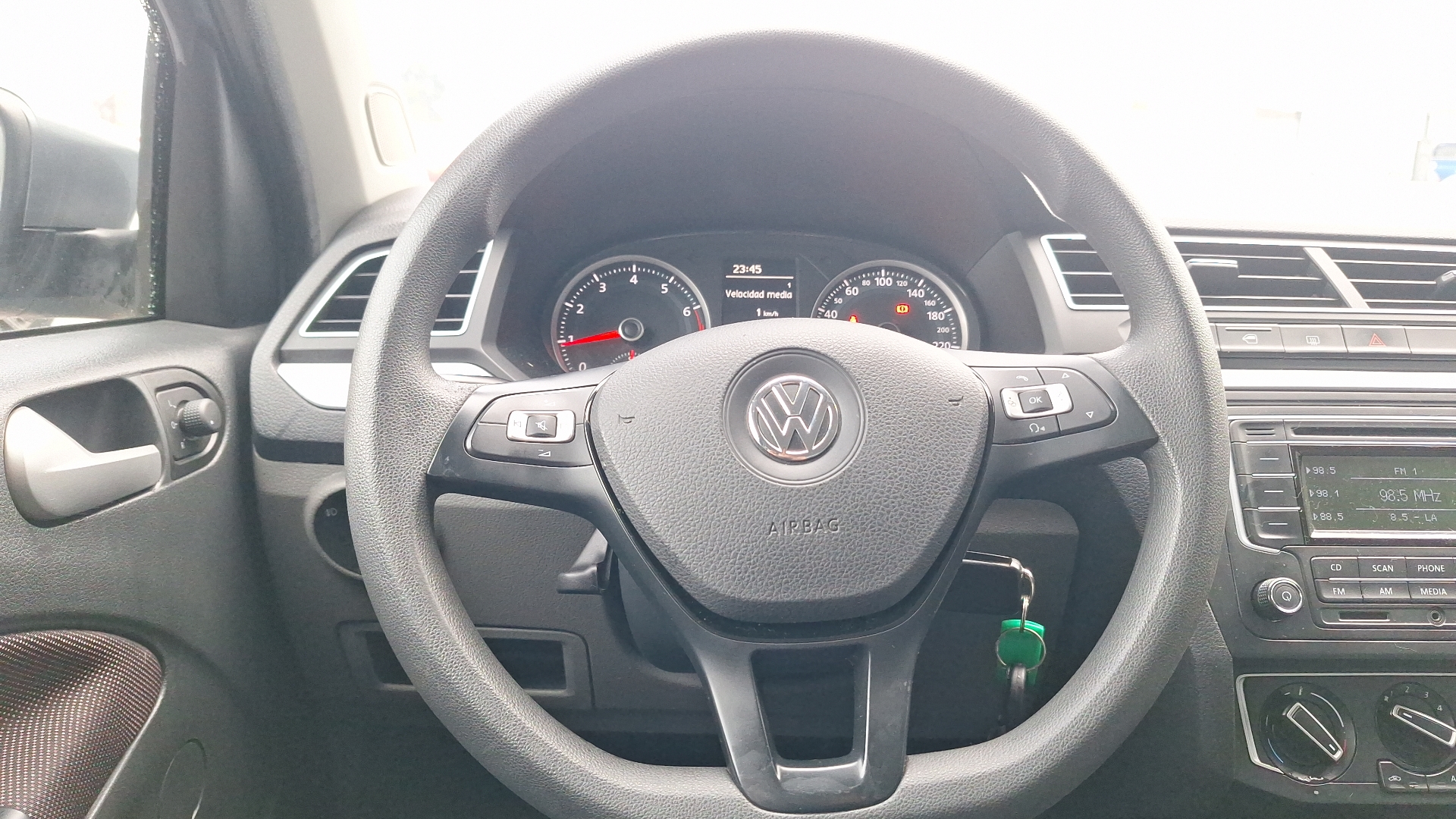 Volkswagen Voyage — foto 8 de 14