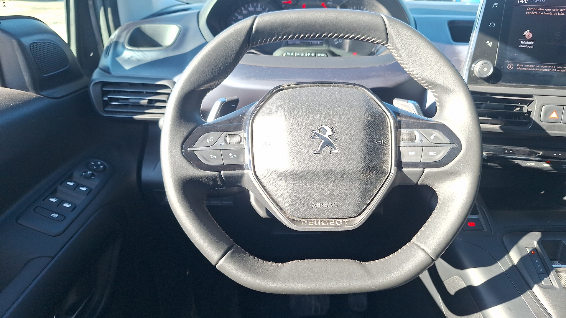 Peugeot Rifter — foto 8 de 15