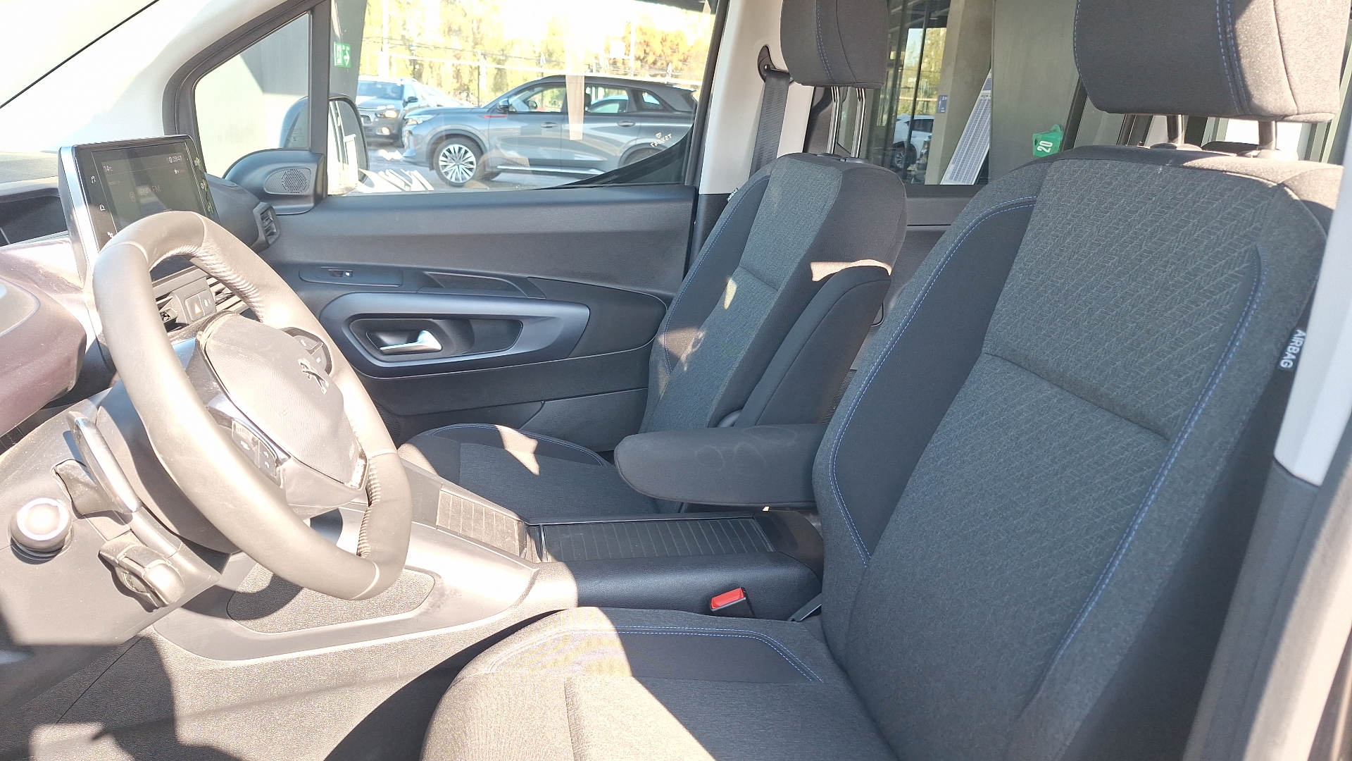 Peugeot Rifter — foto 14 de 15