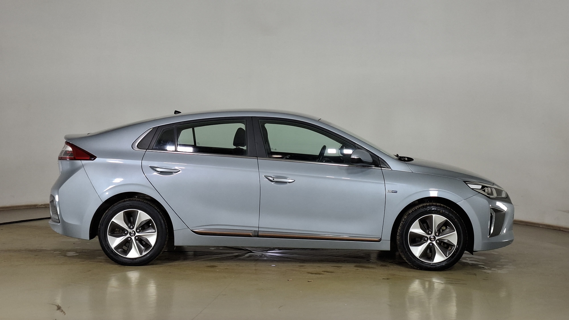 Hyundai Ioniq — foto 4 de 16