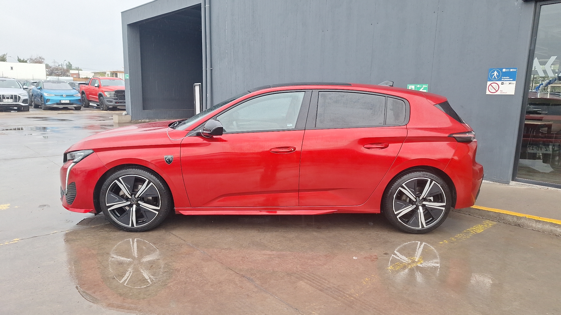Peugeot 308 — foto 2 de 16