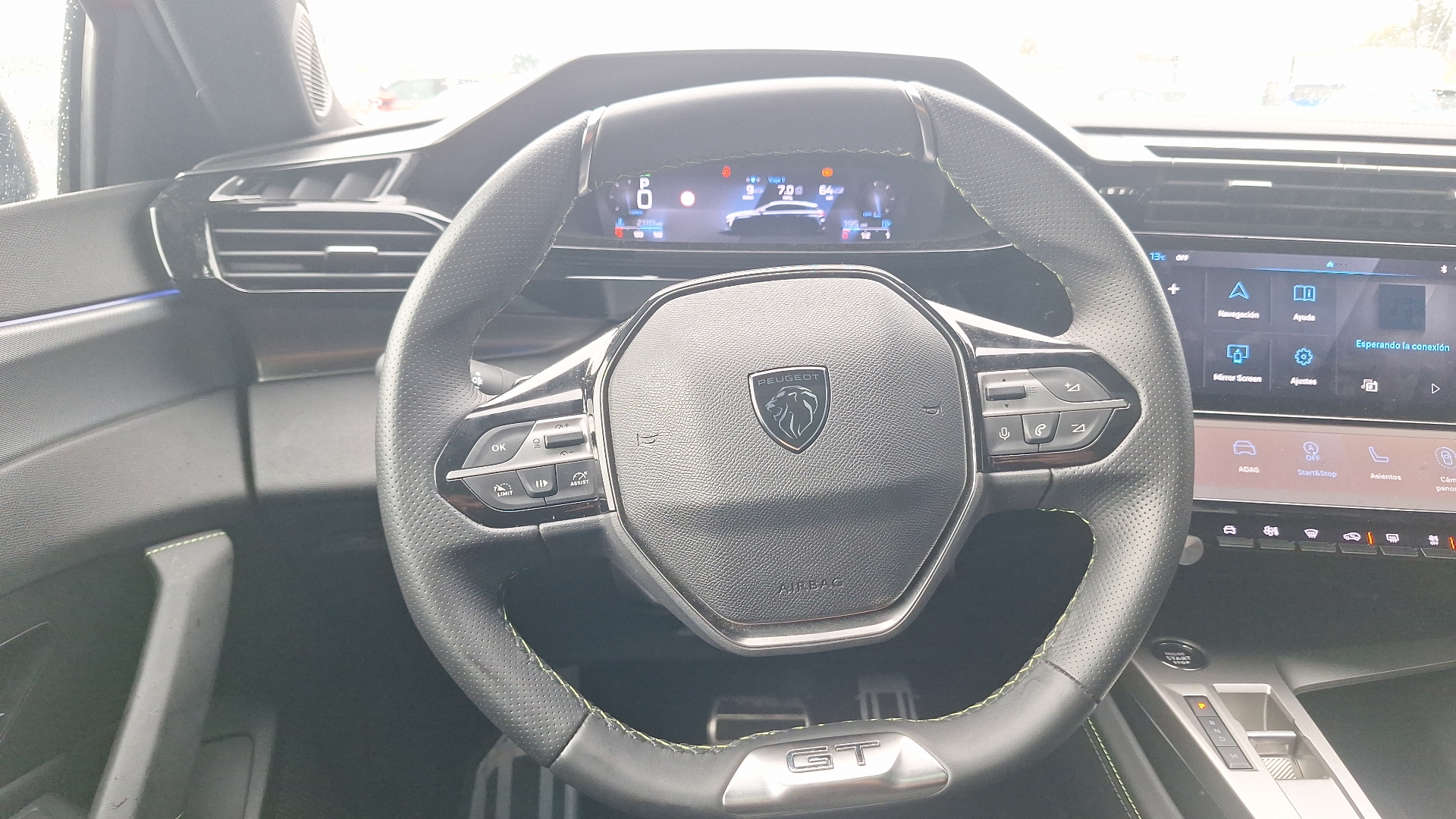 Peugeot 308 — foto 8 de 16