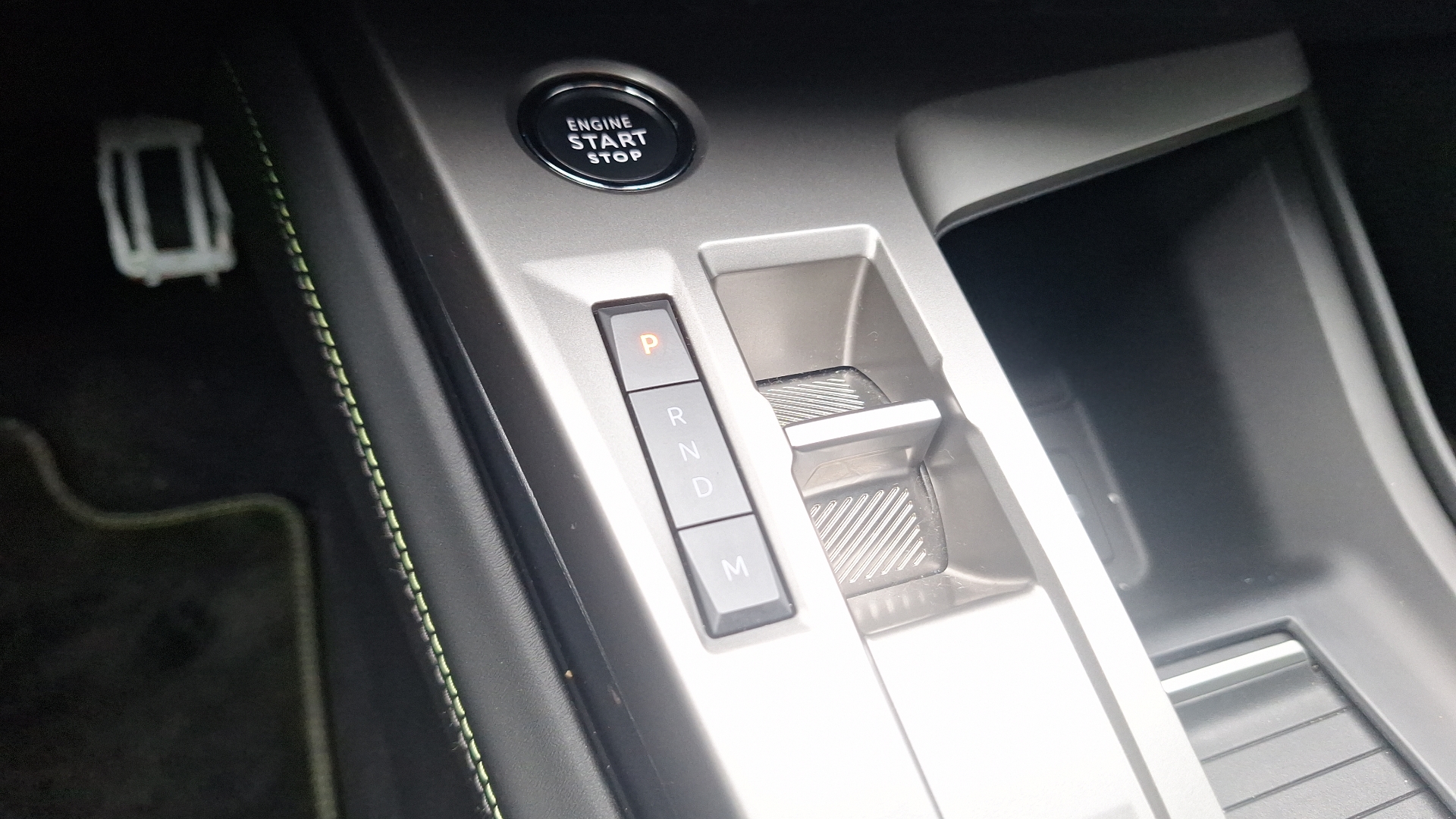 Peugeot 308 — foto 11 de 16