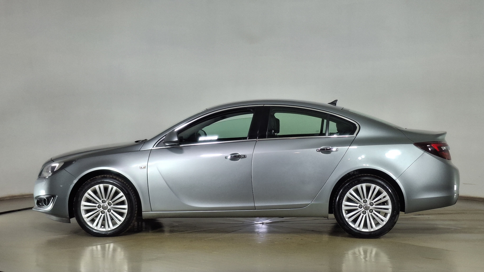 Opel Insignia — foto 7 de 15