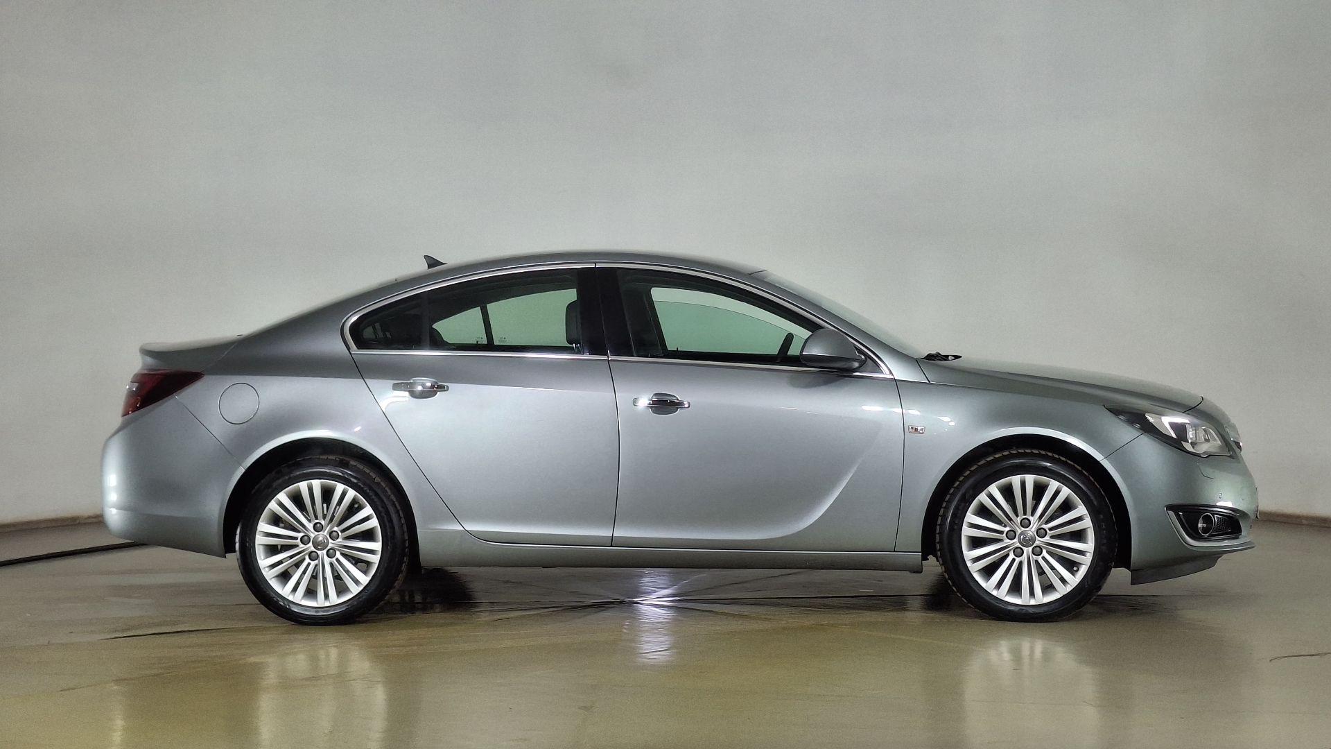 Opel Insignia — foto 4 de 15