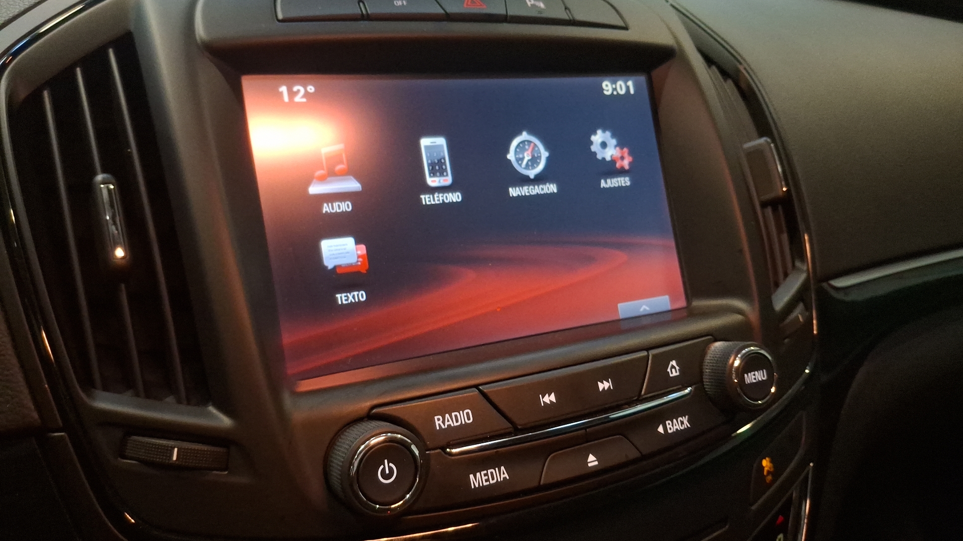 Opel Insignia — foto 10 de 15