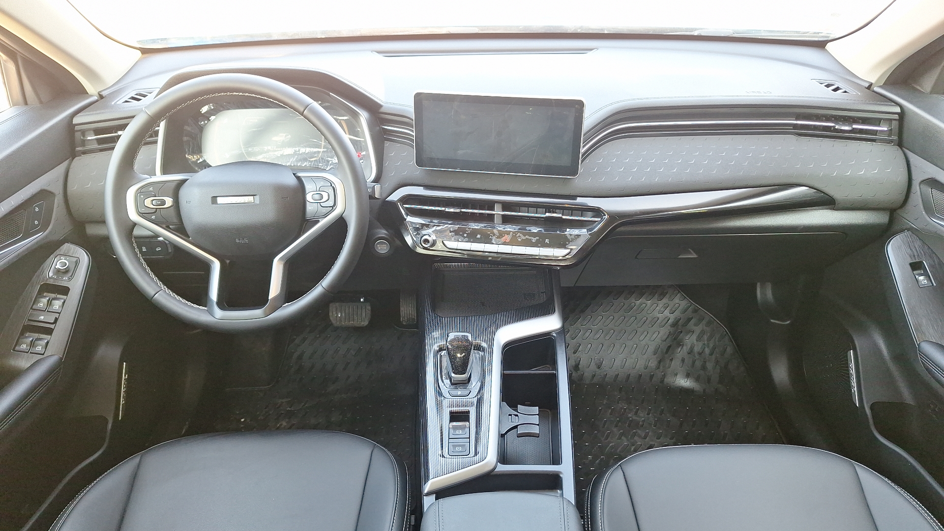Great Wall Haval Jolion — foto 6 de 16