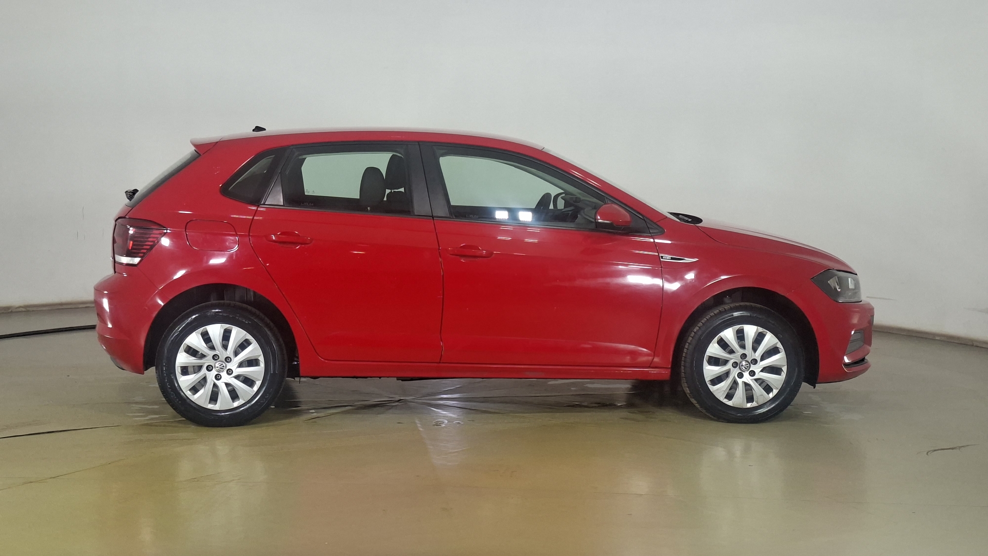 Volkswagen Polo — foto 4 de 15