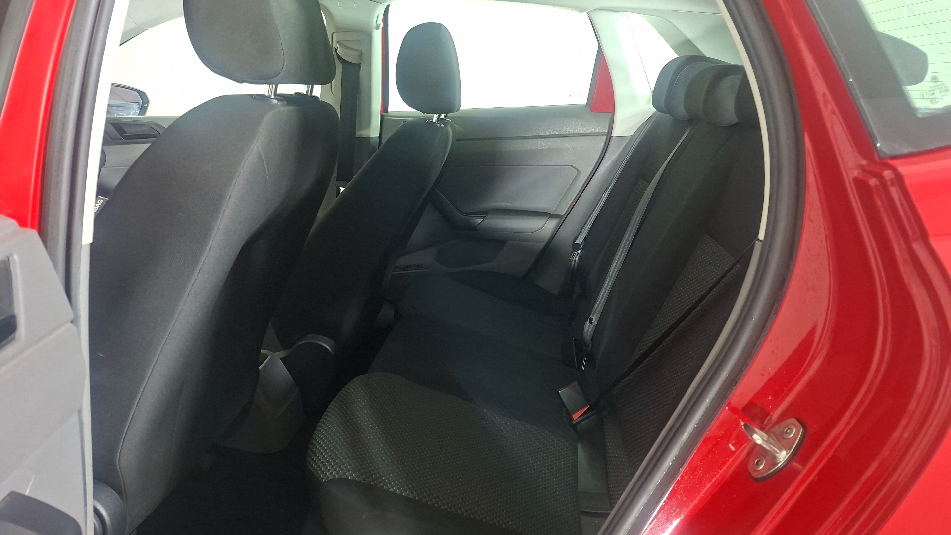 Volkswagen Polo — foto 13 de 15