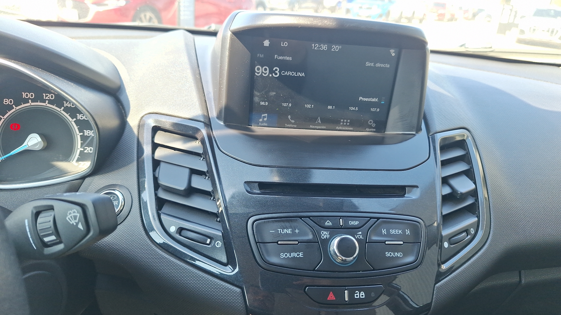 Ford Fiesta — foto 10 de 15
