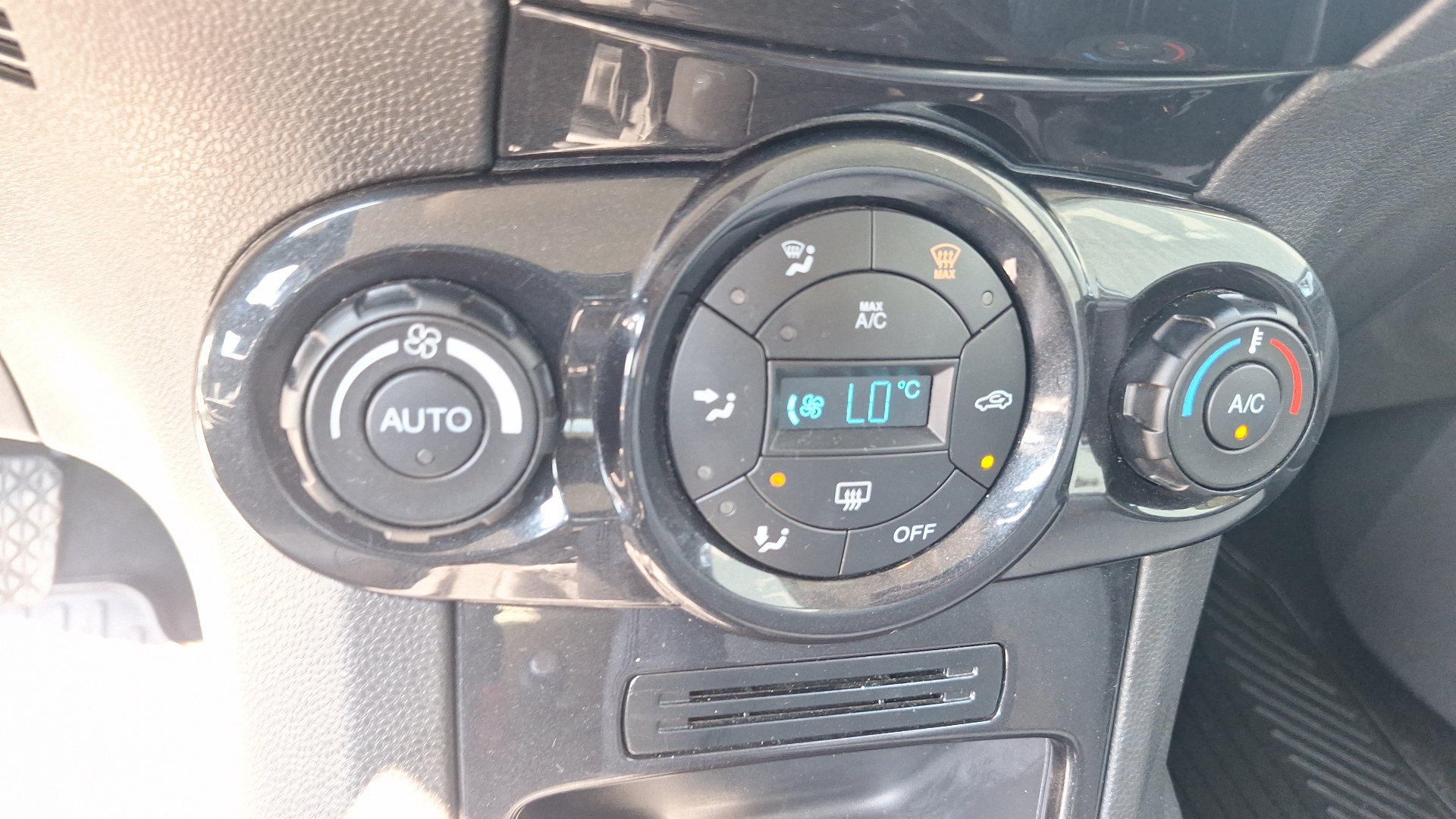 Ford Fiesta — foto 15 de 15