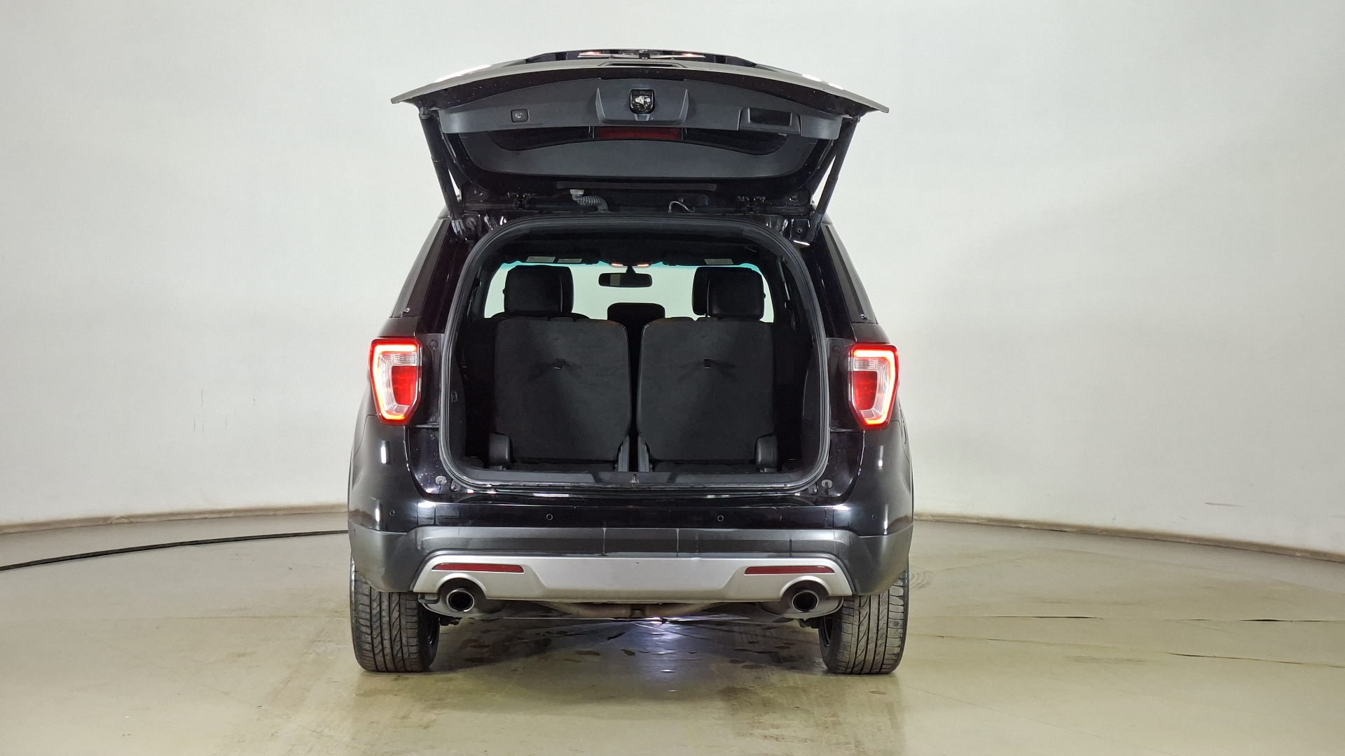 Ford Explorer — foto 6 de 18