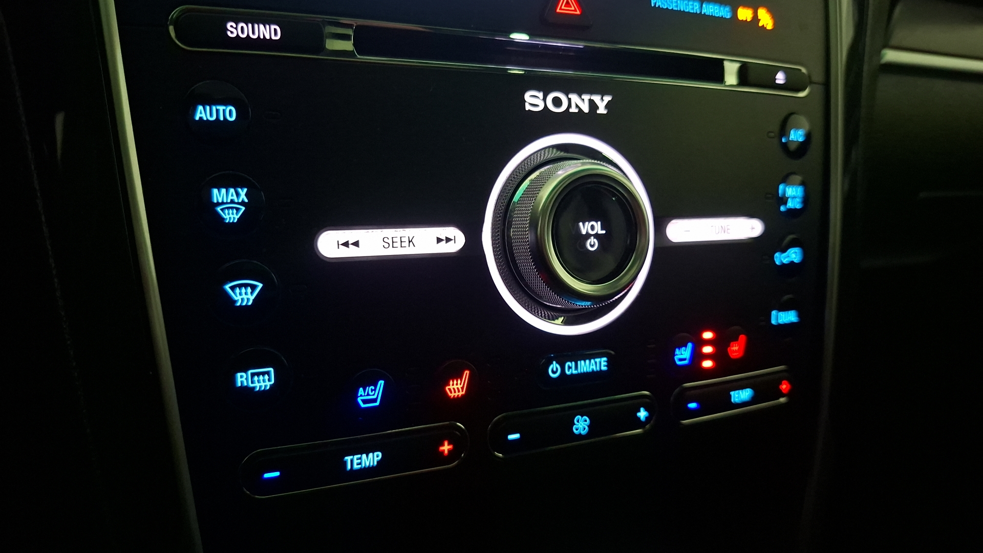 Ford Explorer — foto 17 de 18