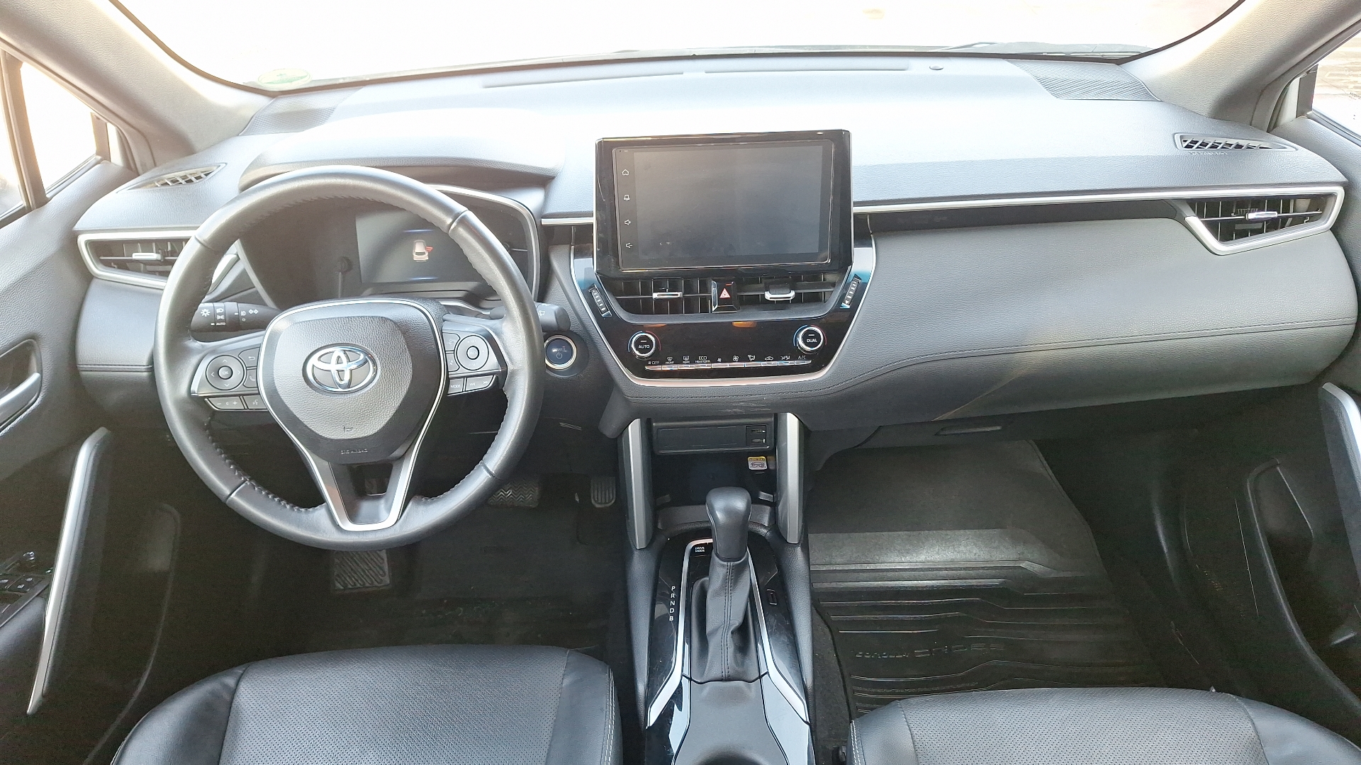 Toyota Corolla Cross — foto 6 de 16
