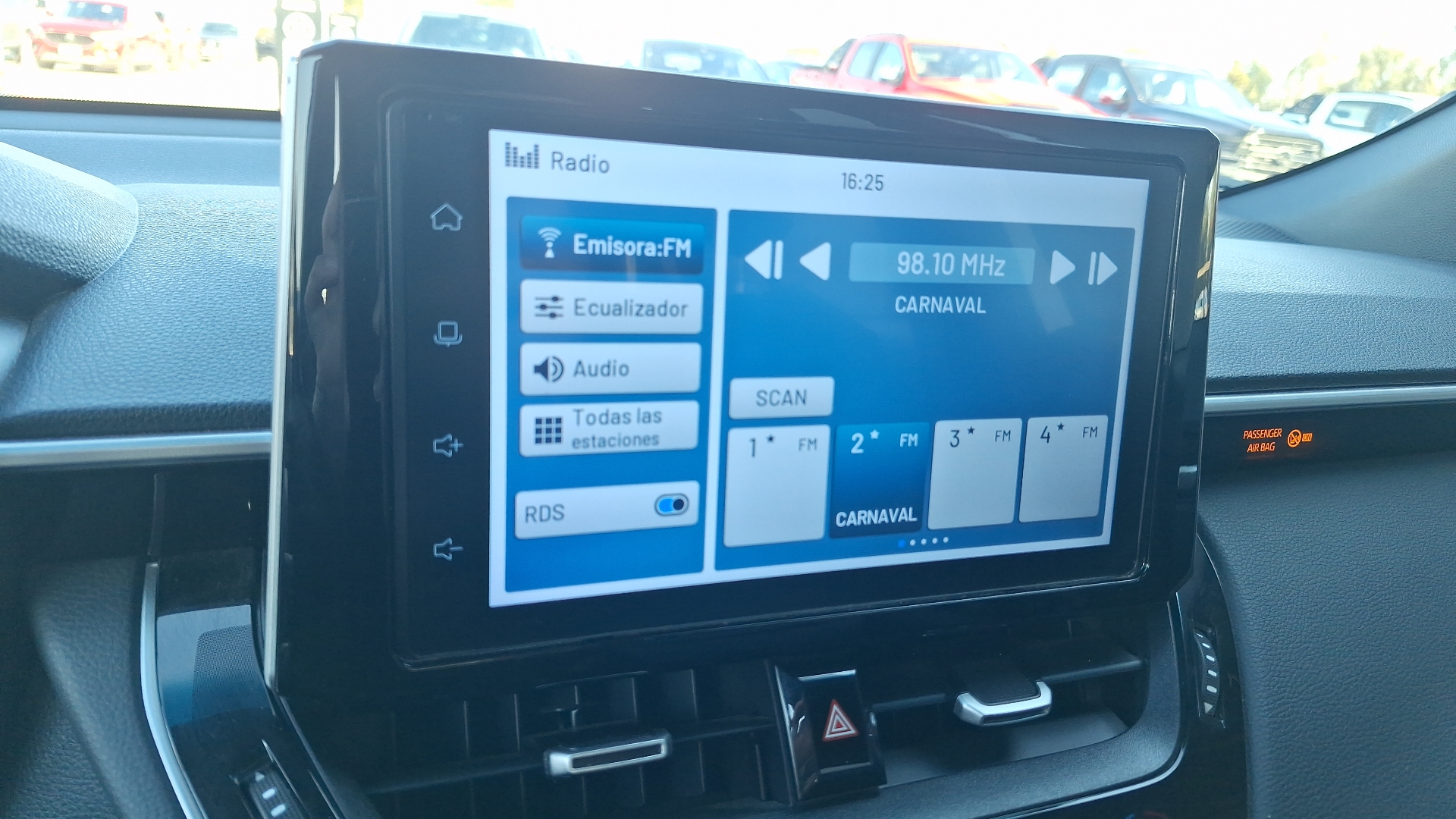 Toyota Corolla Cross — foto 10 de 16