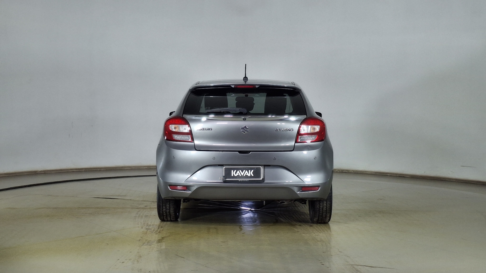 Suzuki Baleno — foto 5 de 16