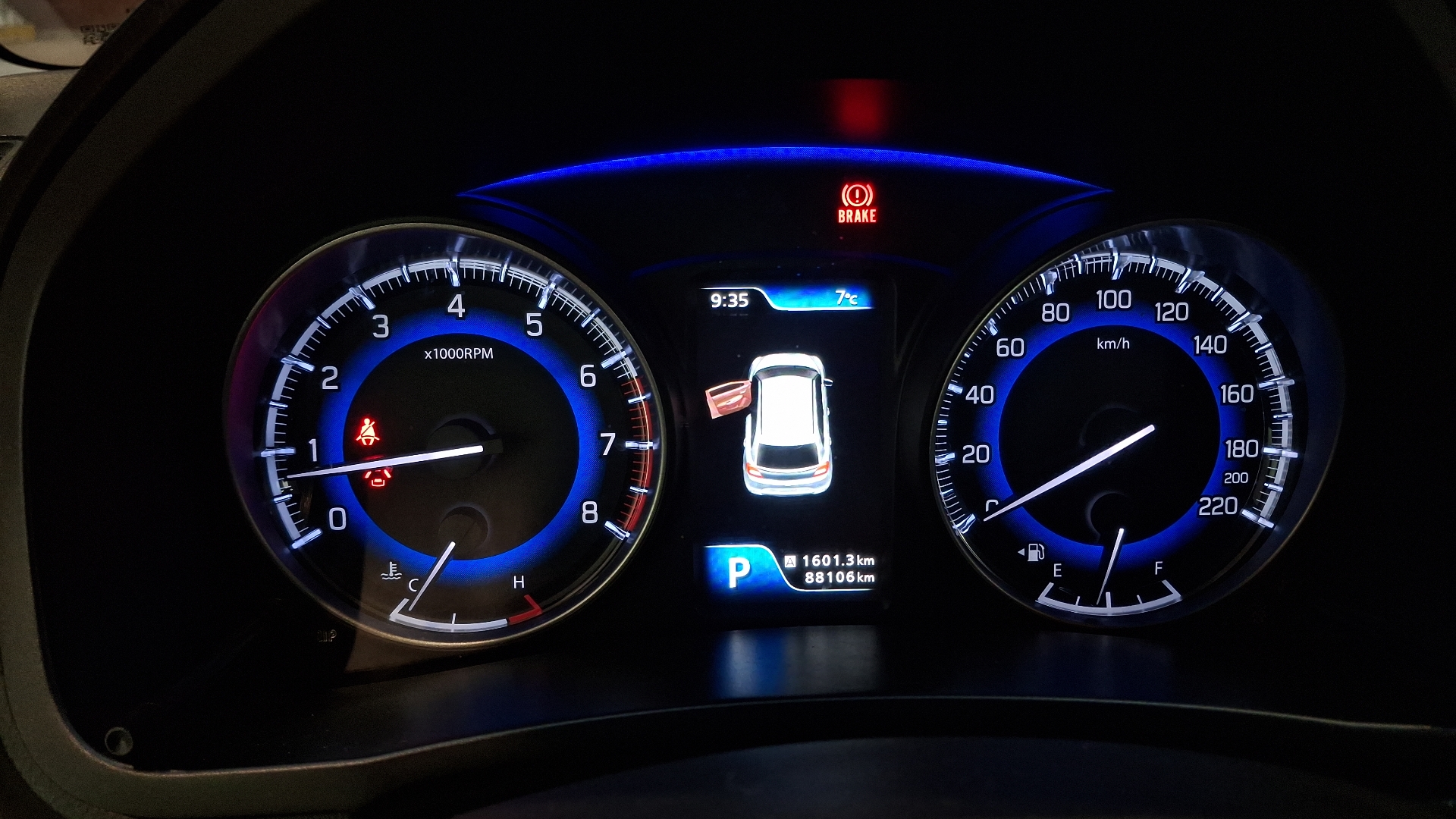 Suzuki Baleno — foto 9 de 16