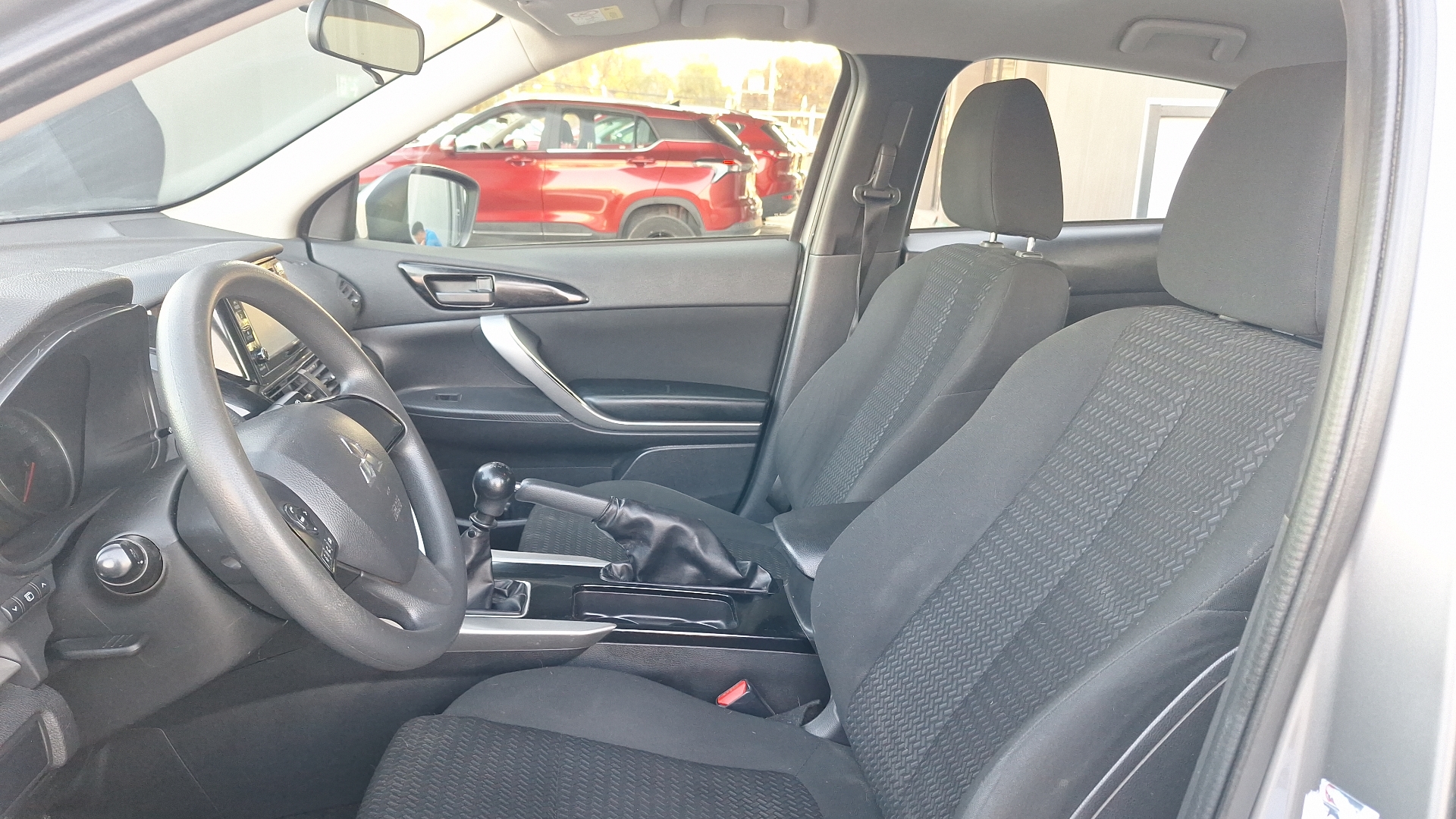 Mitsubishi Eclipse Cross — foto 13 de 14