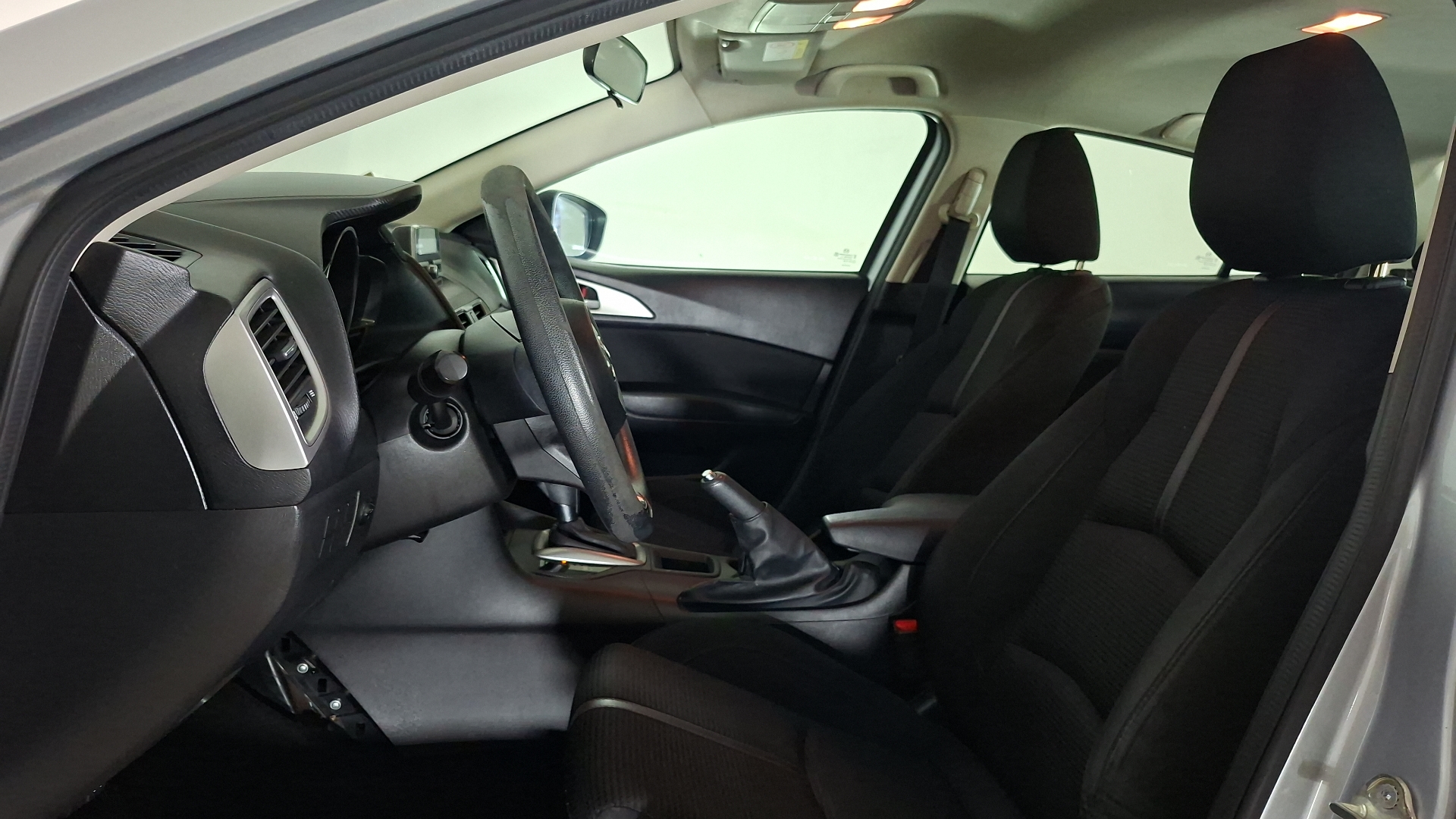 Mazda 3 — foto 12 de 15