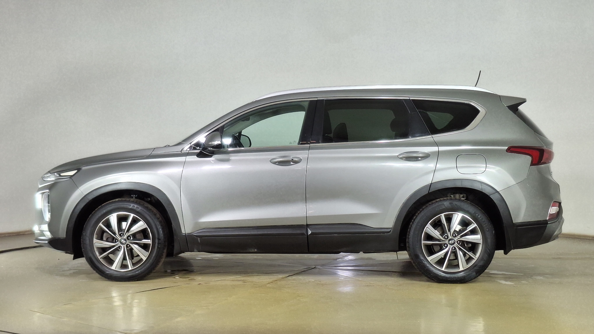 Hyundai Santa Fe — foto 7 de 16