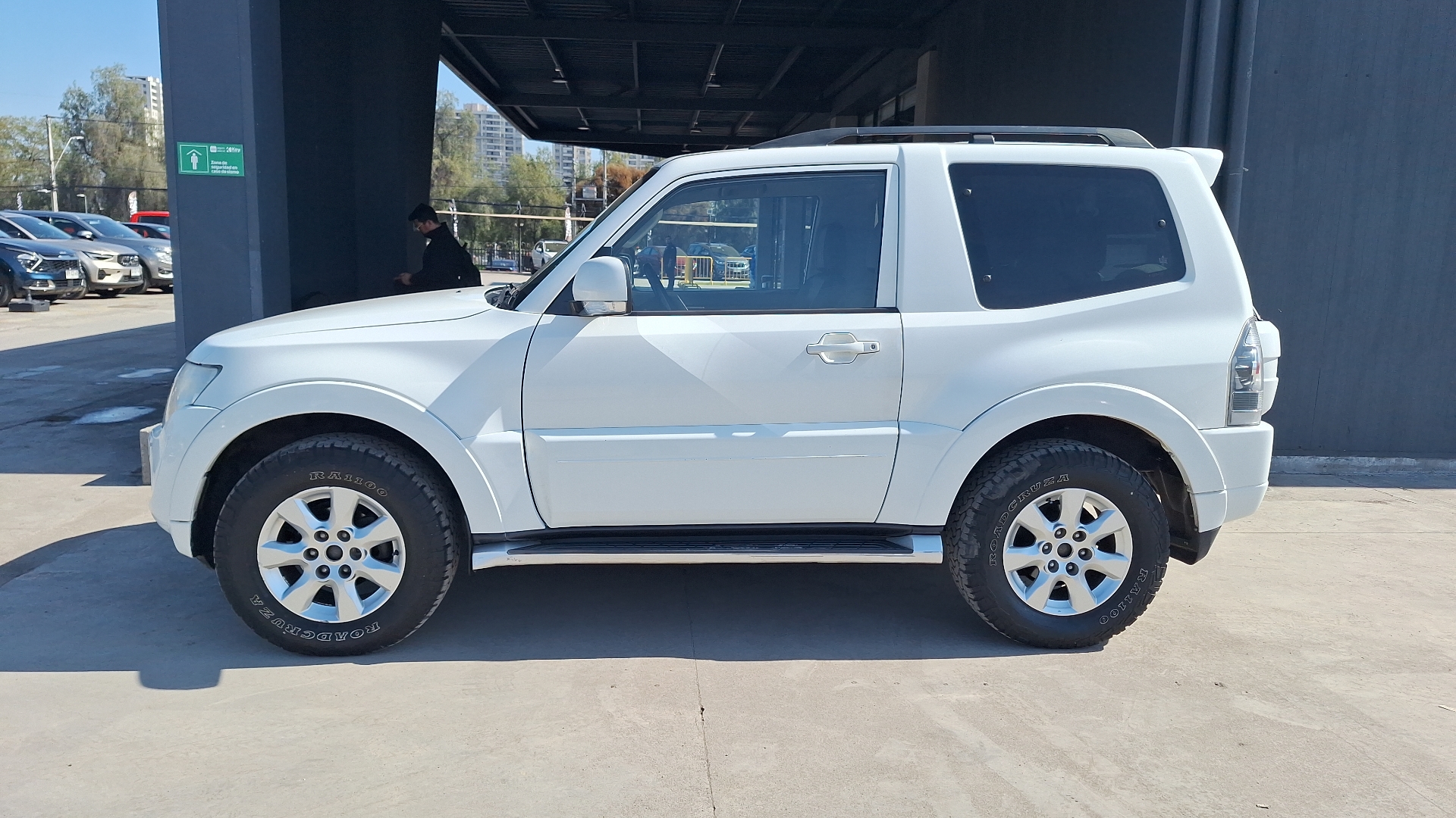 Mitsubishi Montero — foto 2 de 16