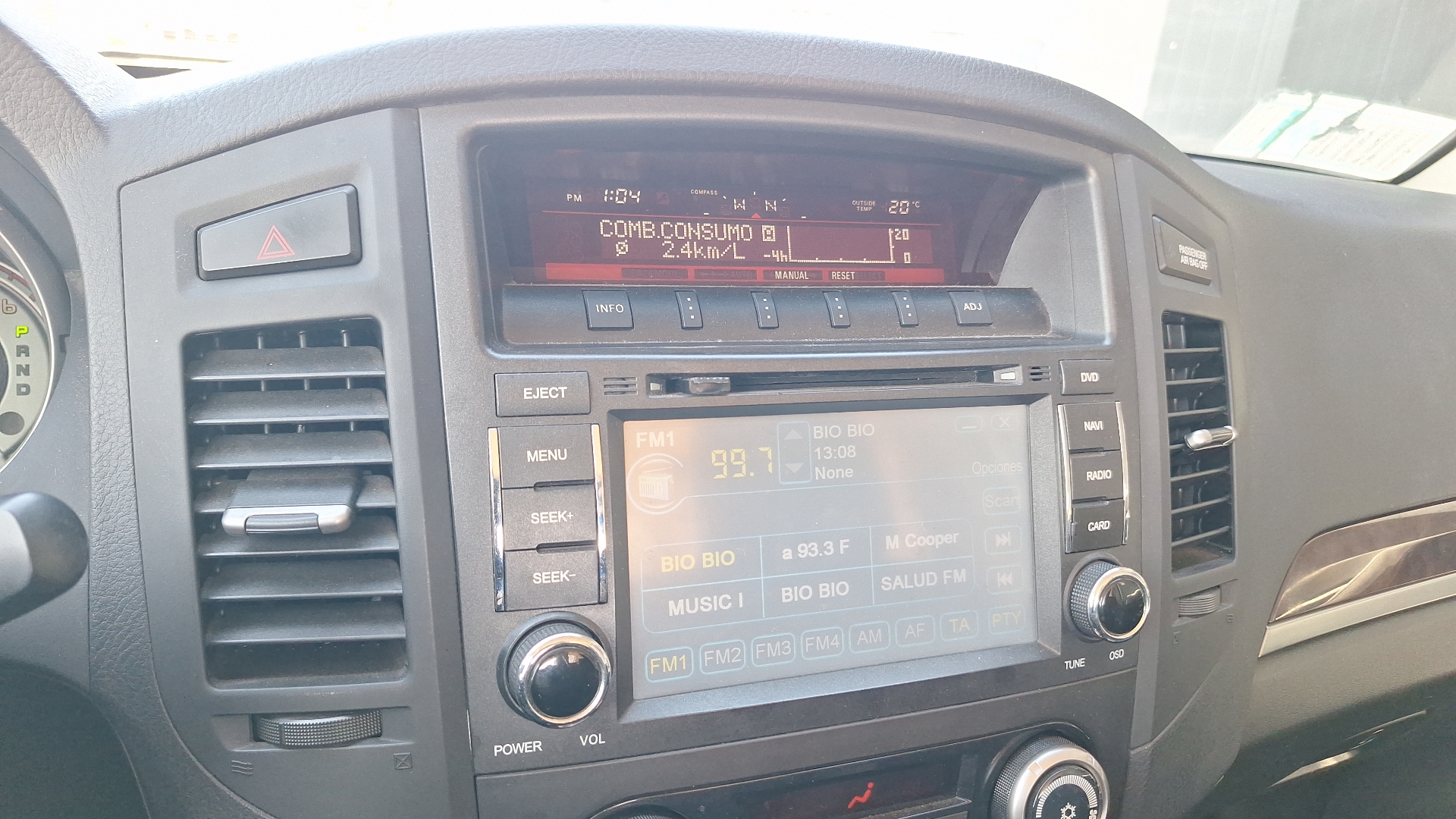 Mitsubishi Montero — foto 10 de 16