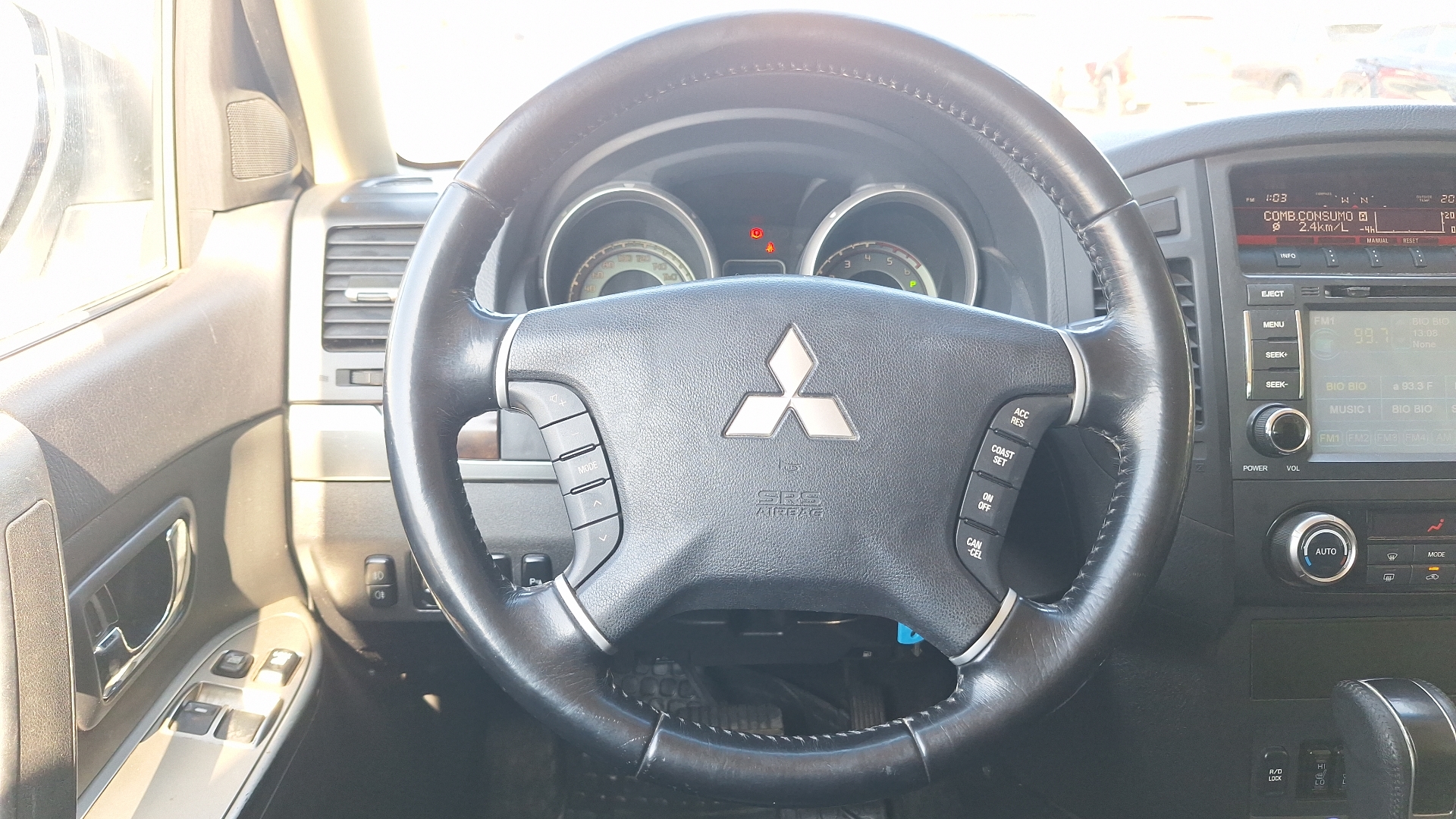Mitsubishi Montero — foto 8 de 16