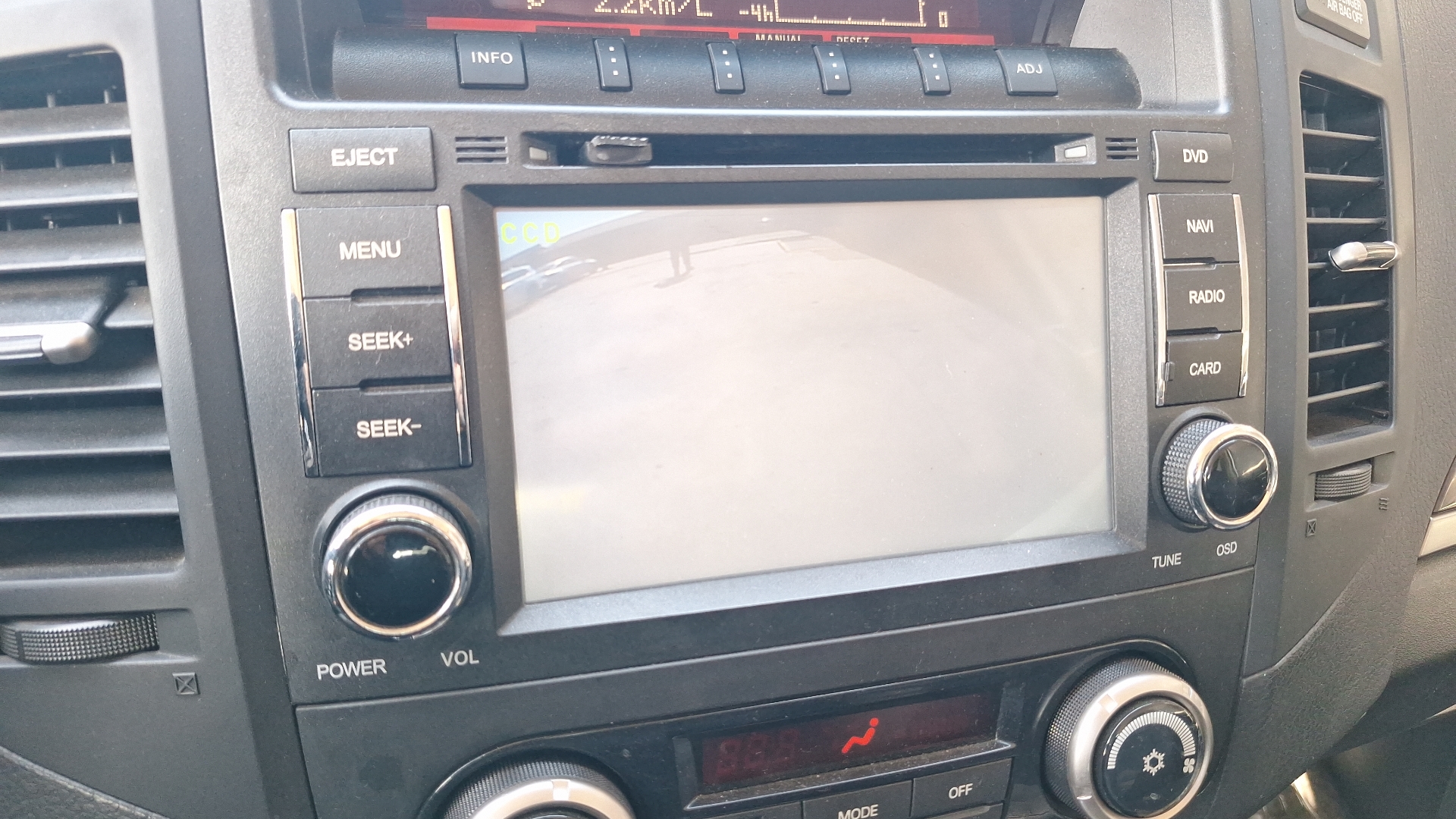 Mitsubishi Montero — foto 12 de 16