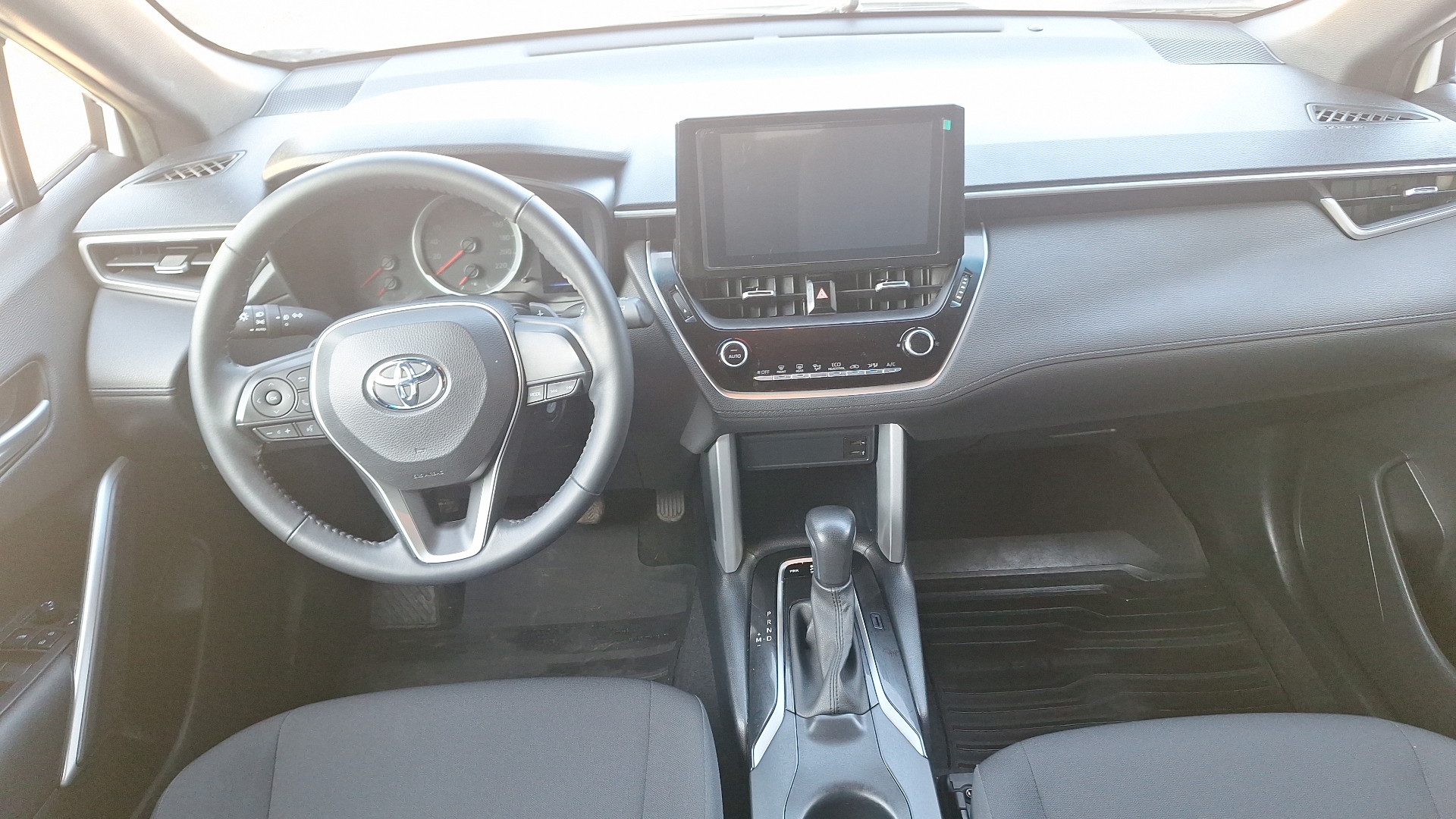 Toyota Corolla Cross — foto 6 de 15