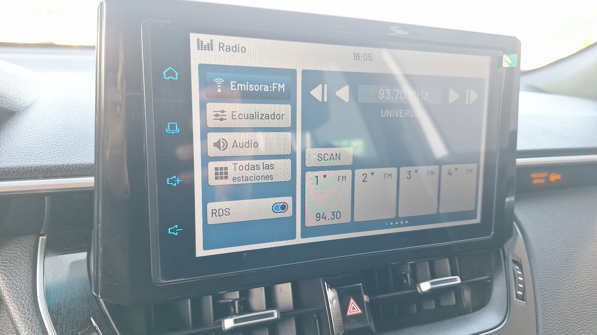 Toyota Corolla Cross — foto 10 de 15