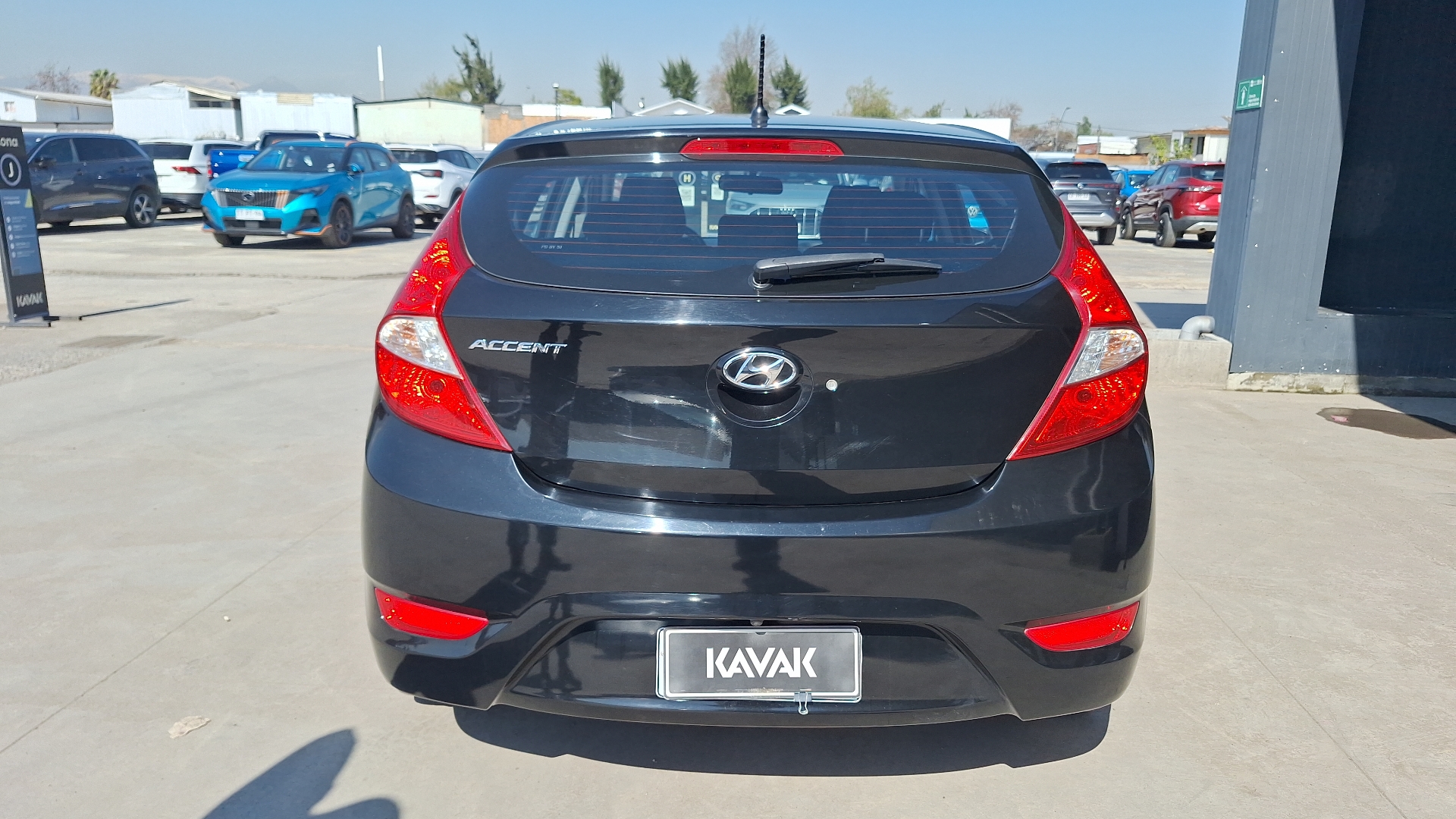 Hyundai Accent — foto 3 de 15