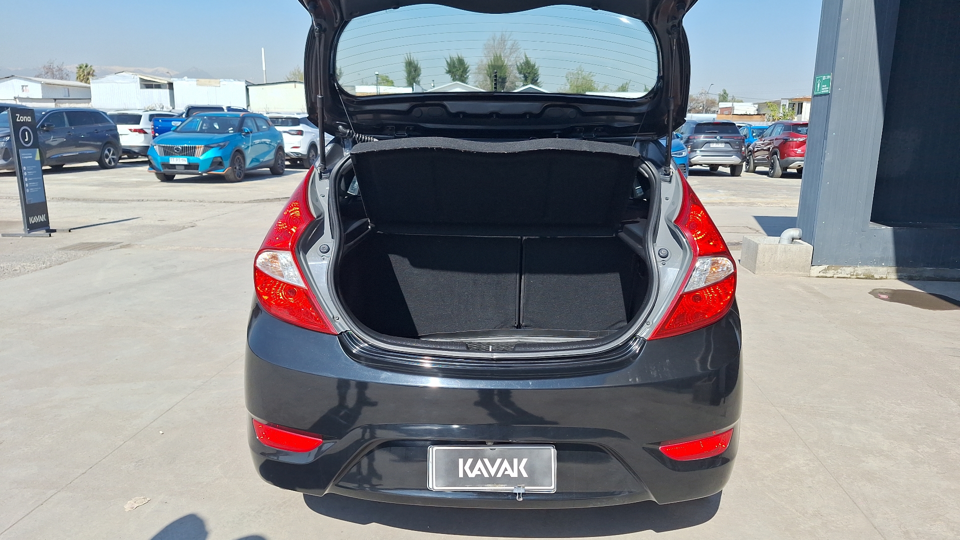Hyundai Accent — foto 4 de 15