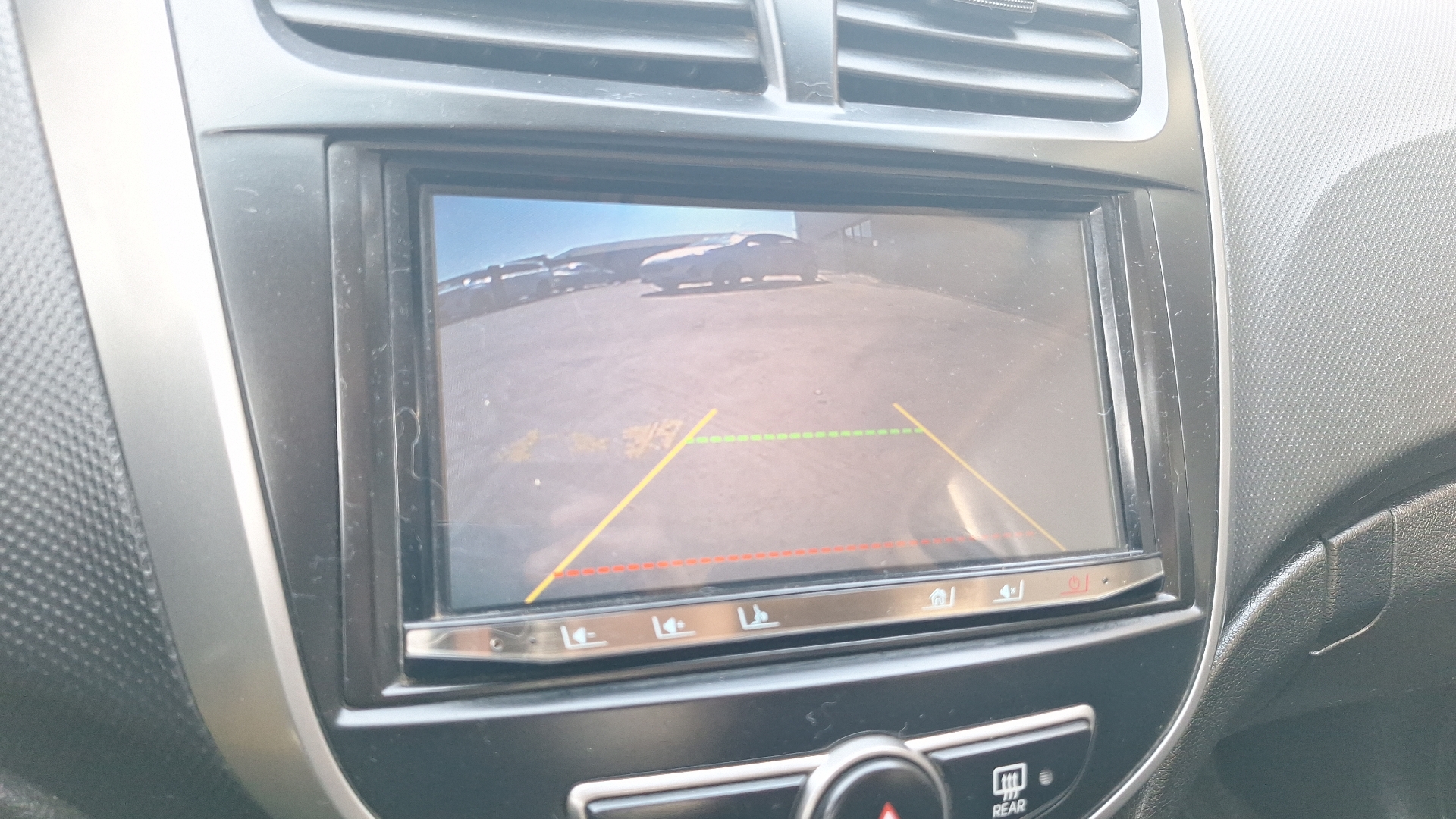Hyundai Accent — foto 12 de 15