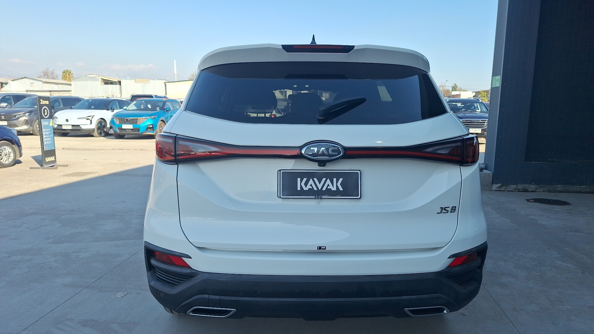 JAC Js8 — foto 3 de 16