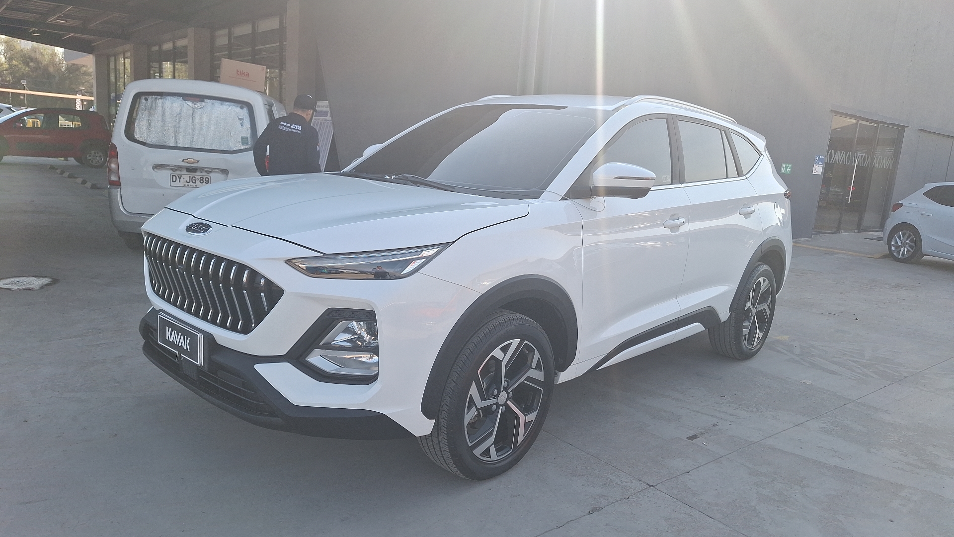 JAC Js8