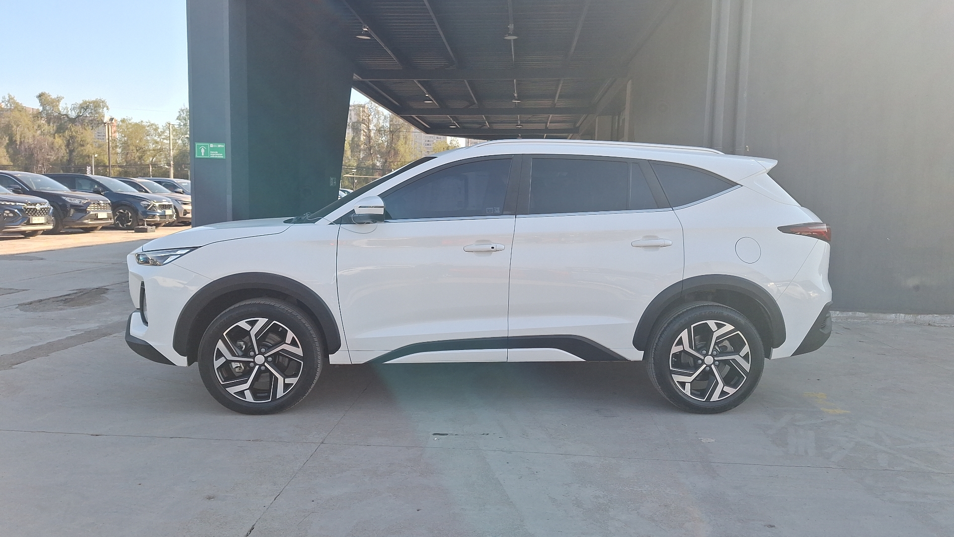JAC Js8 — foto 2 de 16