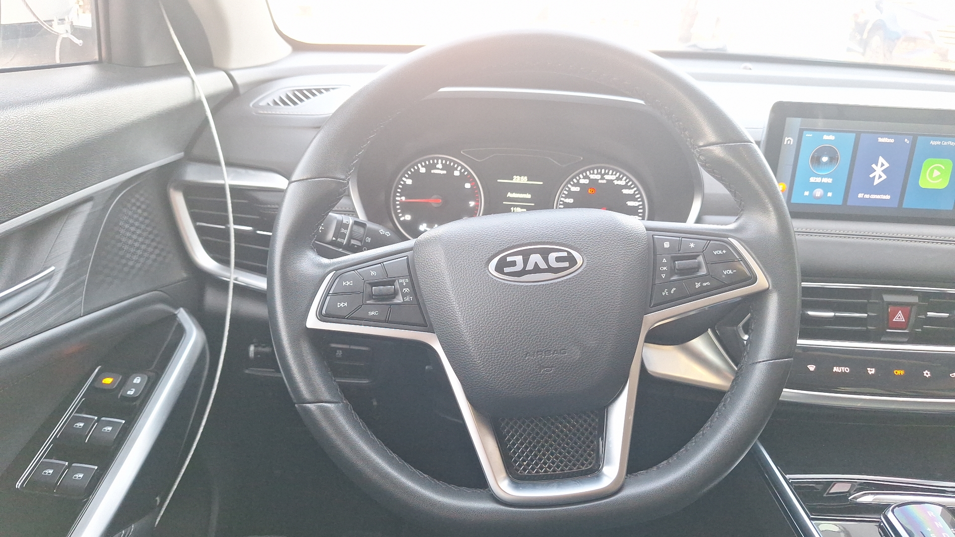 JAC Js8 — foto 8 de 16